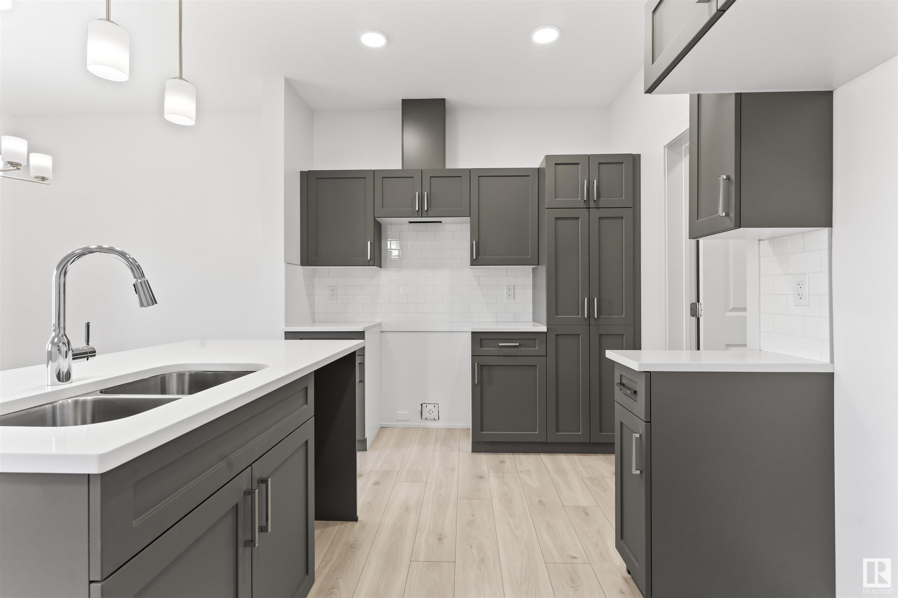      #24 740 Daniels Way SW , Edmonton,  ,T5Y 3L5 ;  Listing Number: MLS E4417006