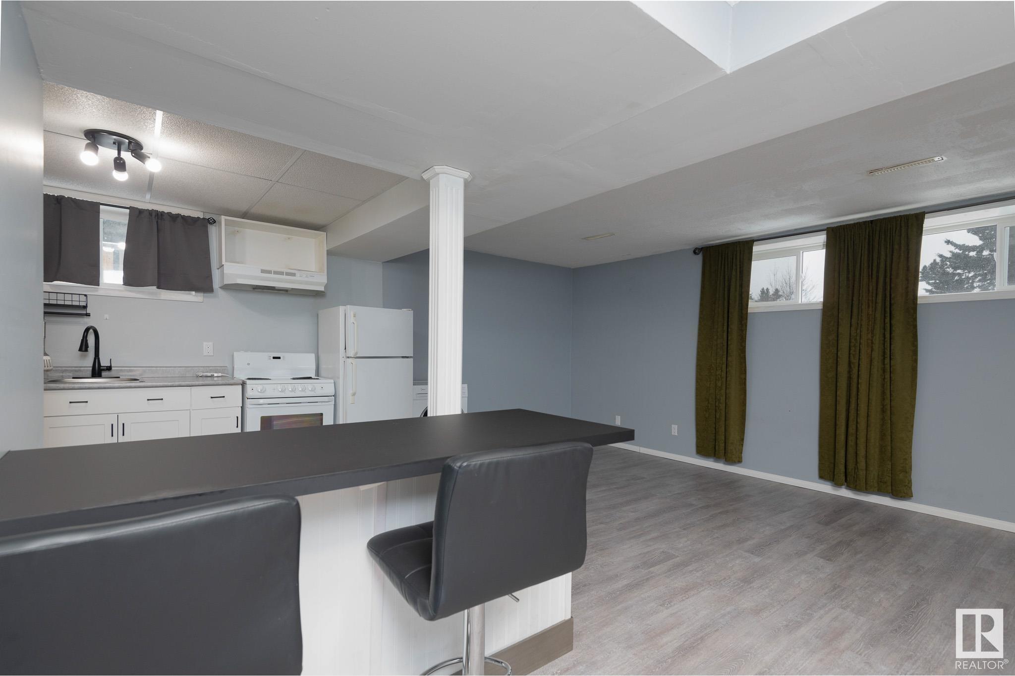      #A Upper Level 6106 51 AV , Cold Lake,  ,T9M 1T6 ;  Listing Number: MLS E4417075