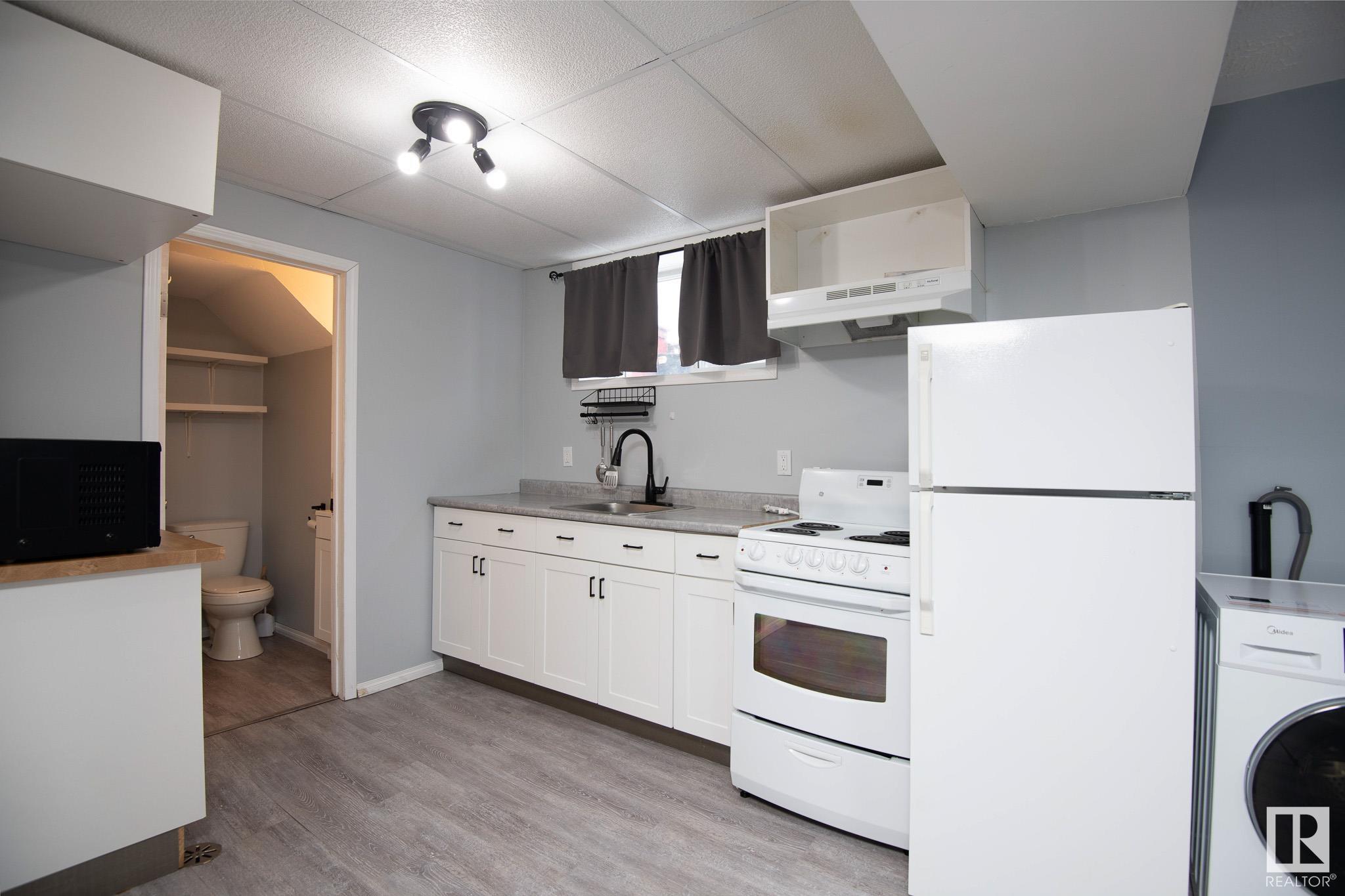      #A Upper Level 6106 51 AV , Cold Lake,  ,T9M 1T6 ;  Listing Number: MLS E4417075
