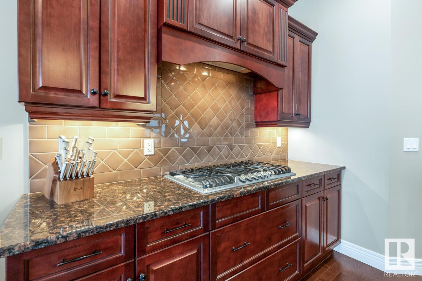      230 AMBLESIDE DR SW , Edmonton,  ,T6W 0H3 ;  Listing Number: MLS E4417103