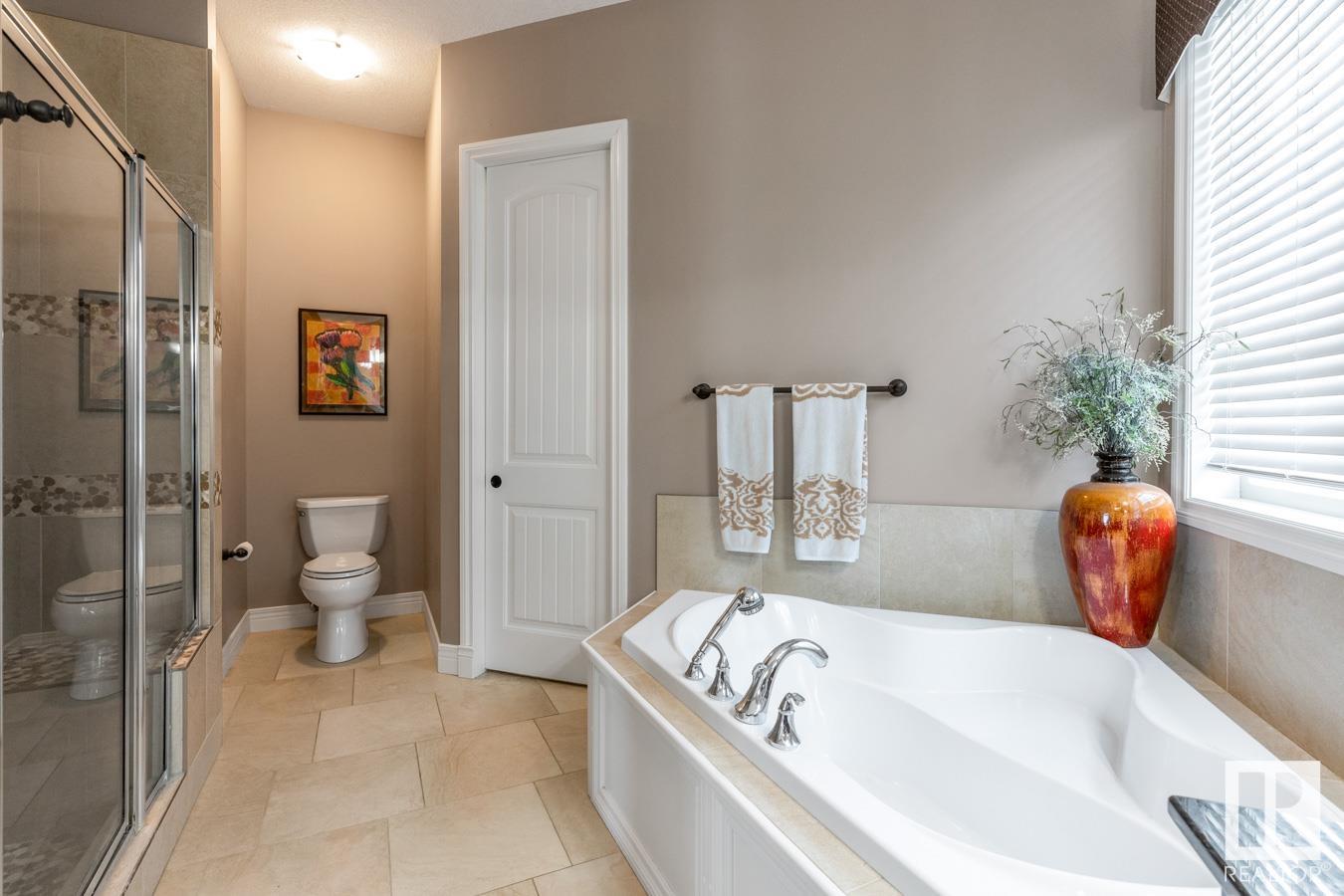      230 AMBLESIDE DR SW , Edmonton,  ,T6W 0H3 ;  Listing Number: MLS E4417103