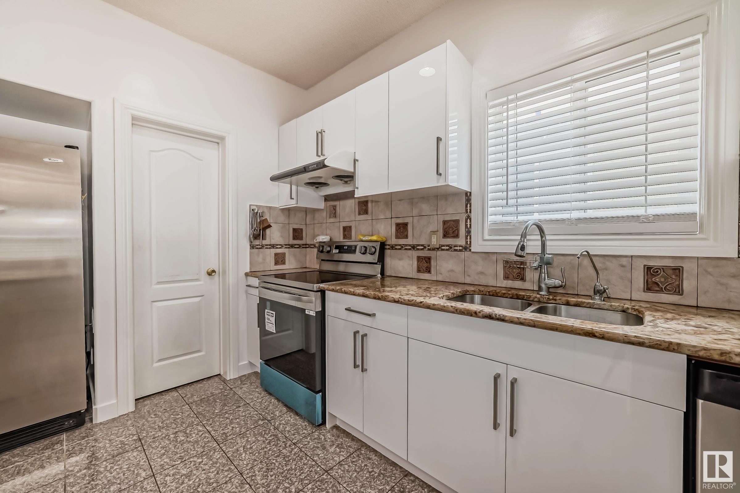      9646 73 AV NW , Edmonton,  ,T6E 1B2 ;  Listing Number: MLS E4417108