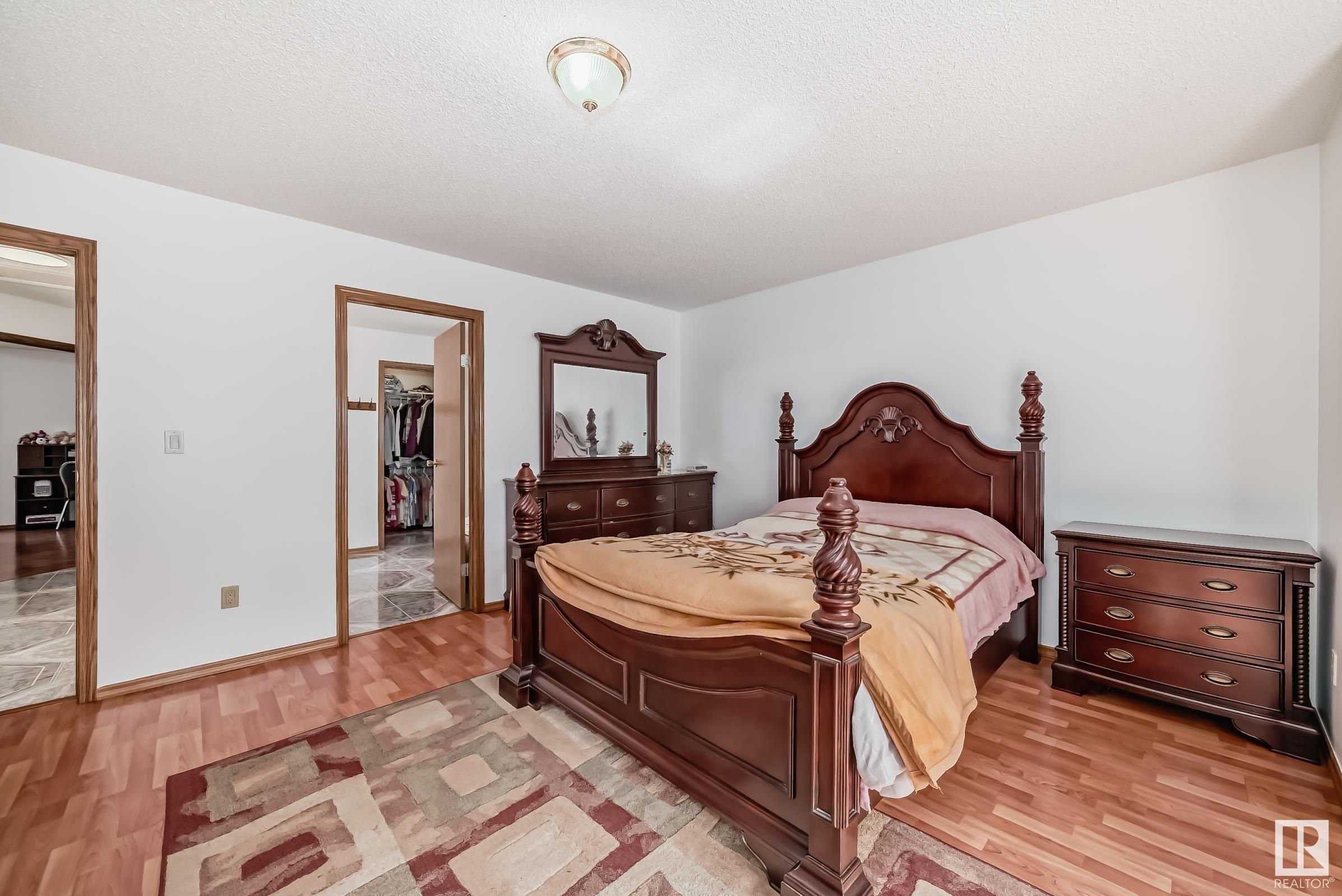     9646 73 AV NW , Edmonton,  ,T6E 1B2 ;  Listing Number: MLS E4417108