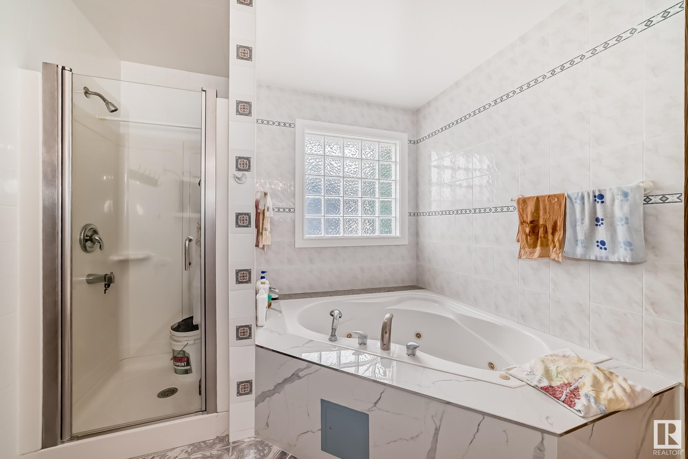      9646 73 AV NW , Edmonton,  ,T6E 1B2 ;  Listing Number: MLS E4417108