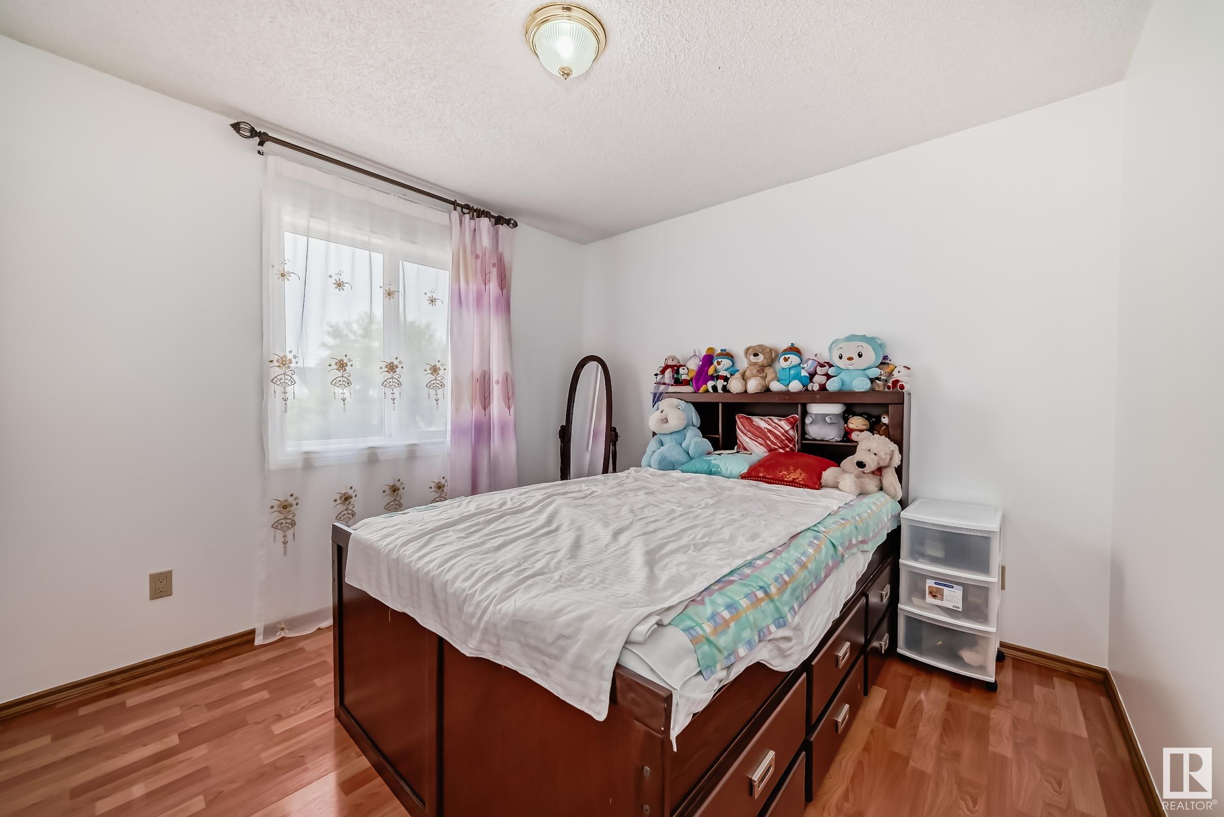      9646 73 AV NW , Edmonton,  ,T6E 1B2 ;  Listing Number: MLS E4417108