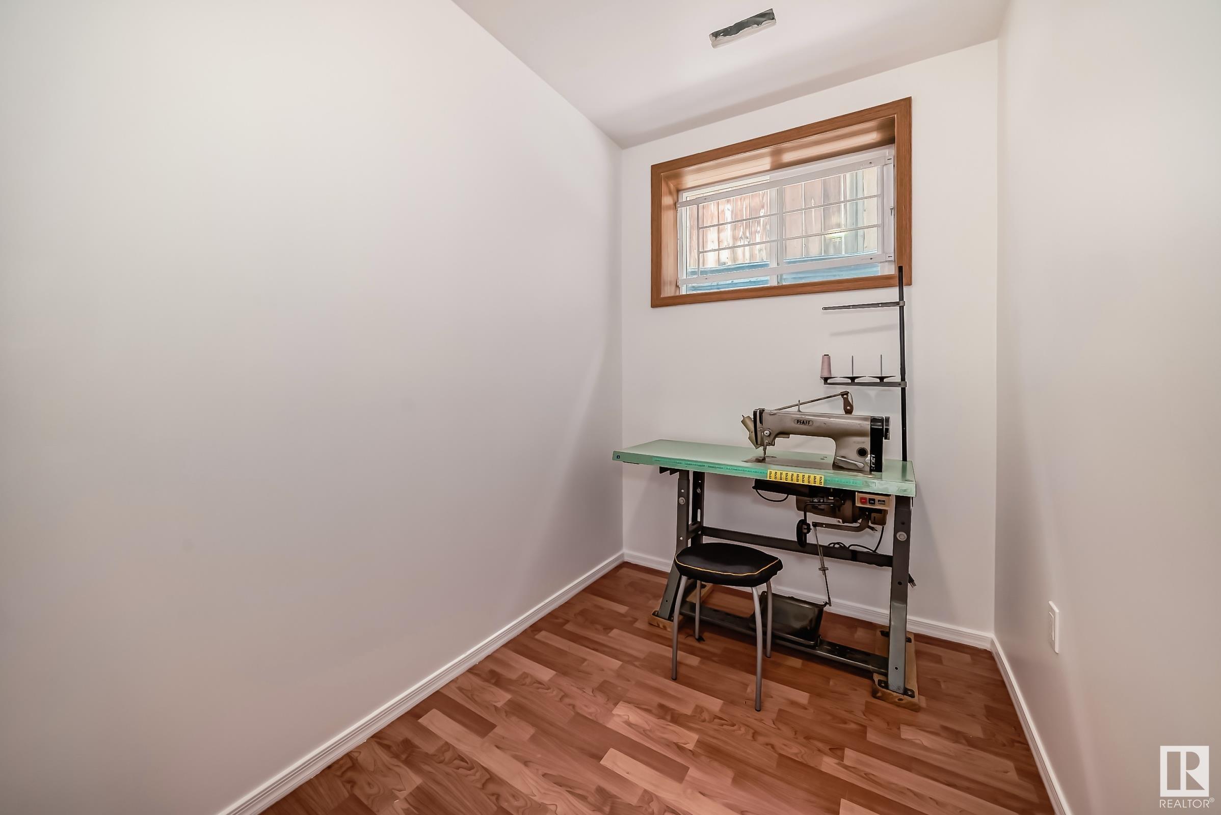      9646 73 AV NW , Edmonton,  ,T6E 1B2 ;  Listing Number: MLS E4417108