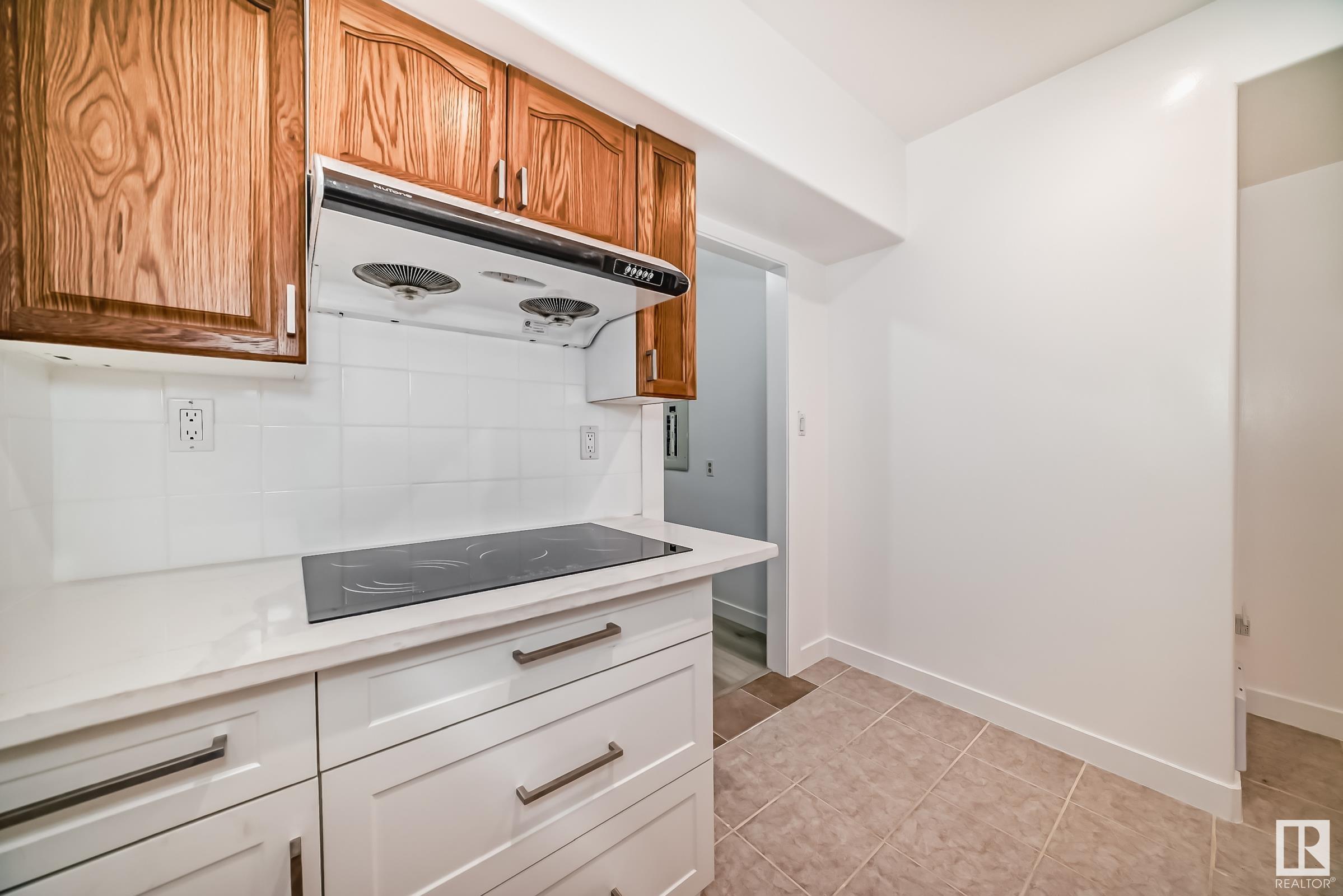      9646 73 AV NW , Edmonton,  ,T6E 1B2 ;  Listing Number: MLS E4417108
