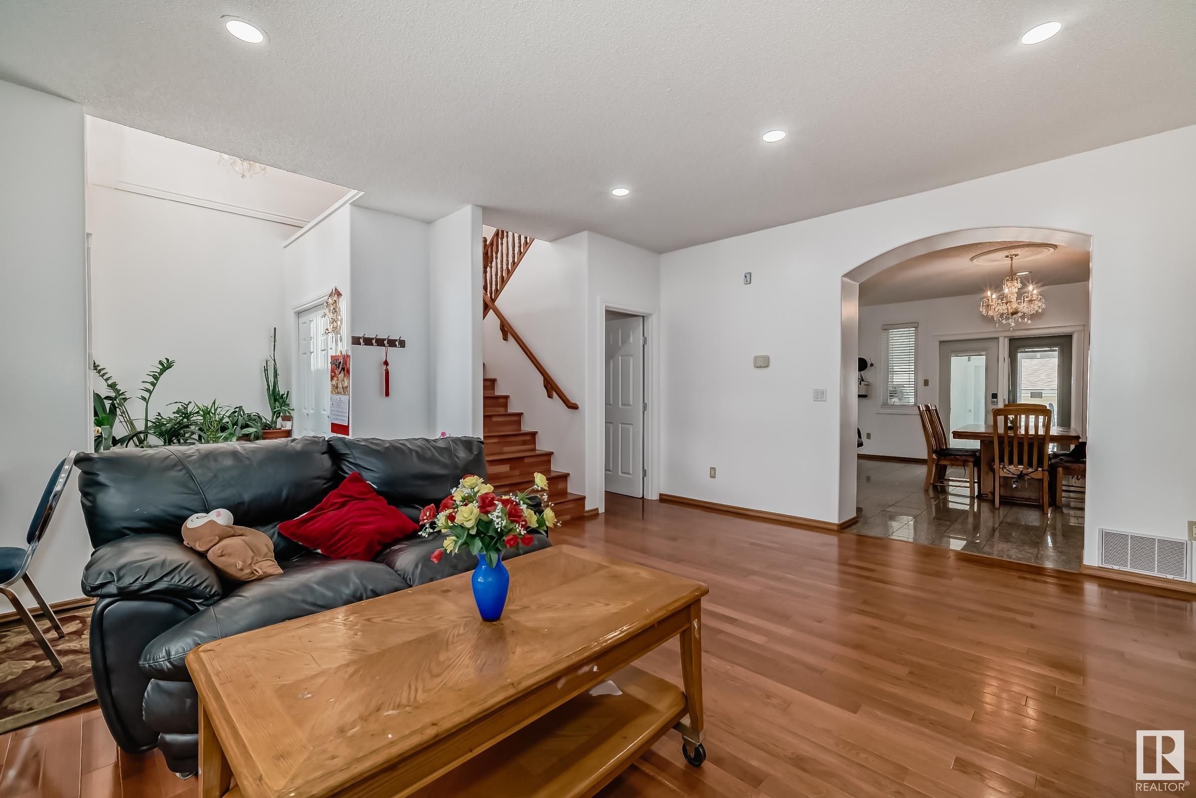      9646 73 AV NW , Edmonton,  ,T6E 1B2 ;  Listing Number: MLS E4417108