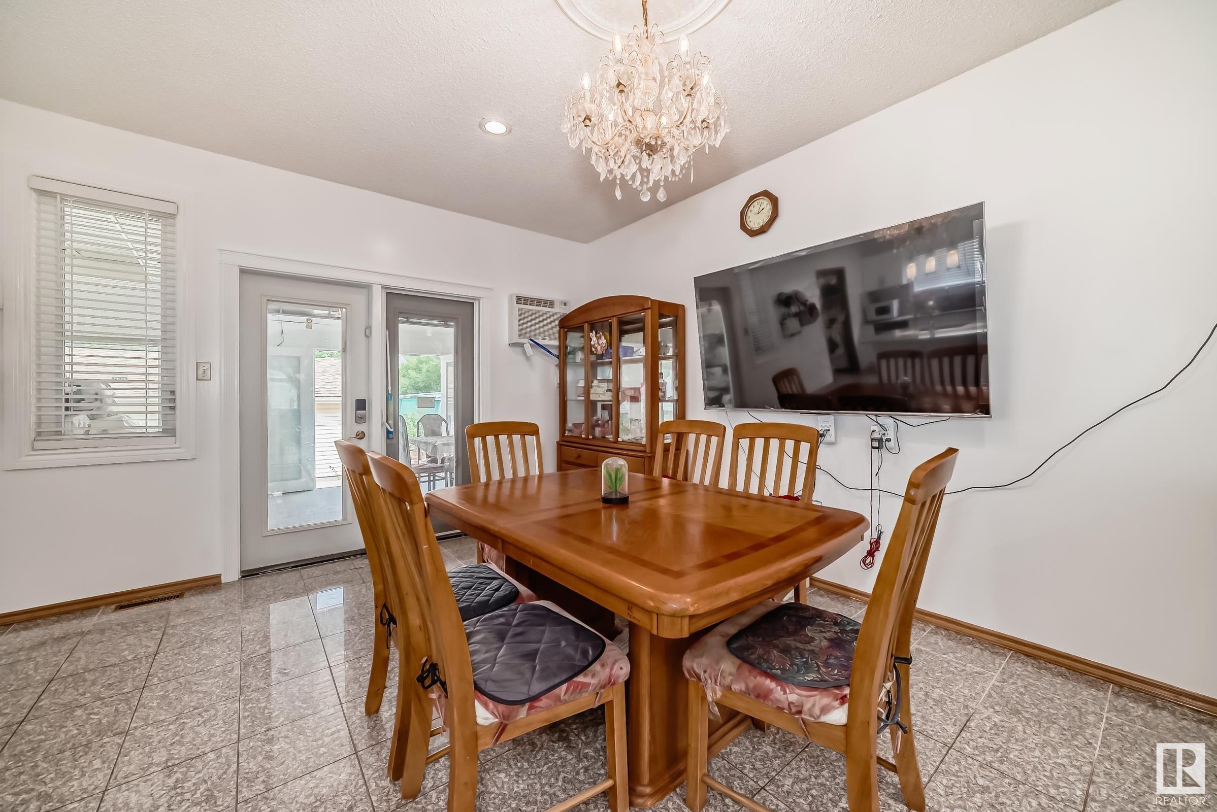      9646 73 AV NW , Edmonton,  ,T6E 1B2 ;  Listing Number: MLS E4417108