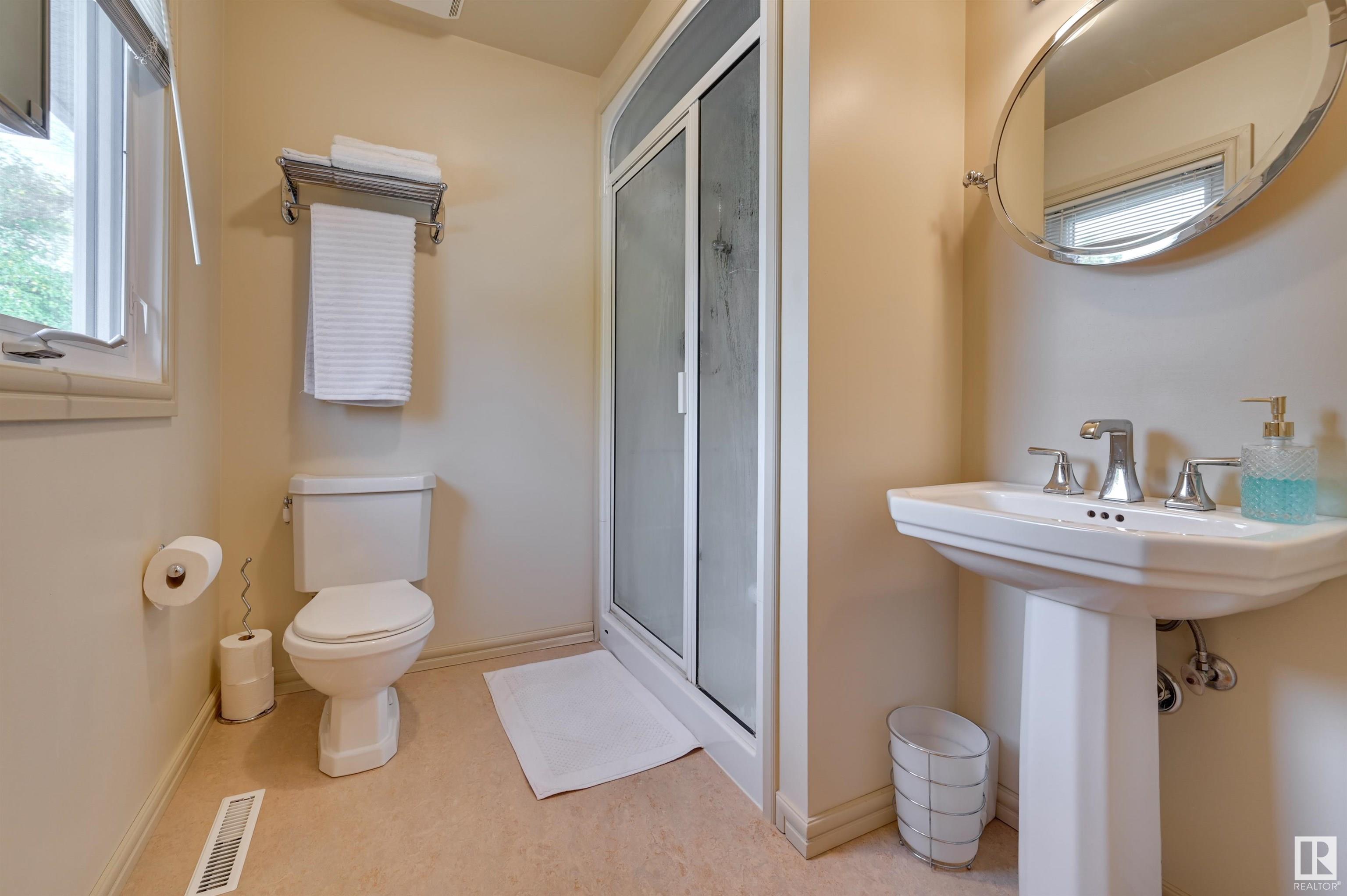      98 VALLEYVIEW CR NW , Edmonton,  ,T5R 5T3 ;  Listing Number: MLS E4417119