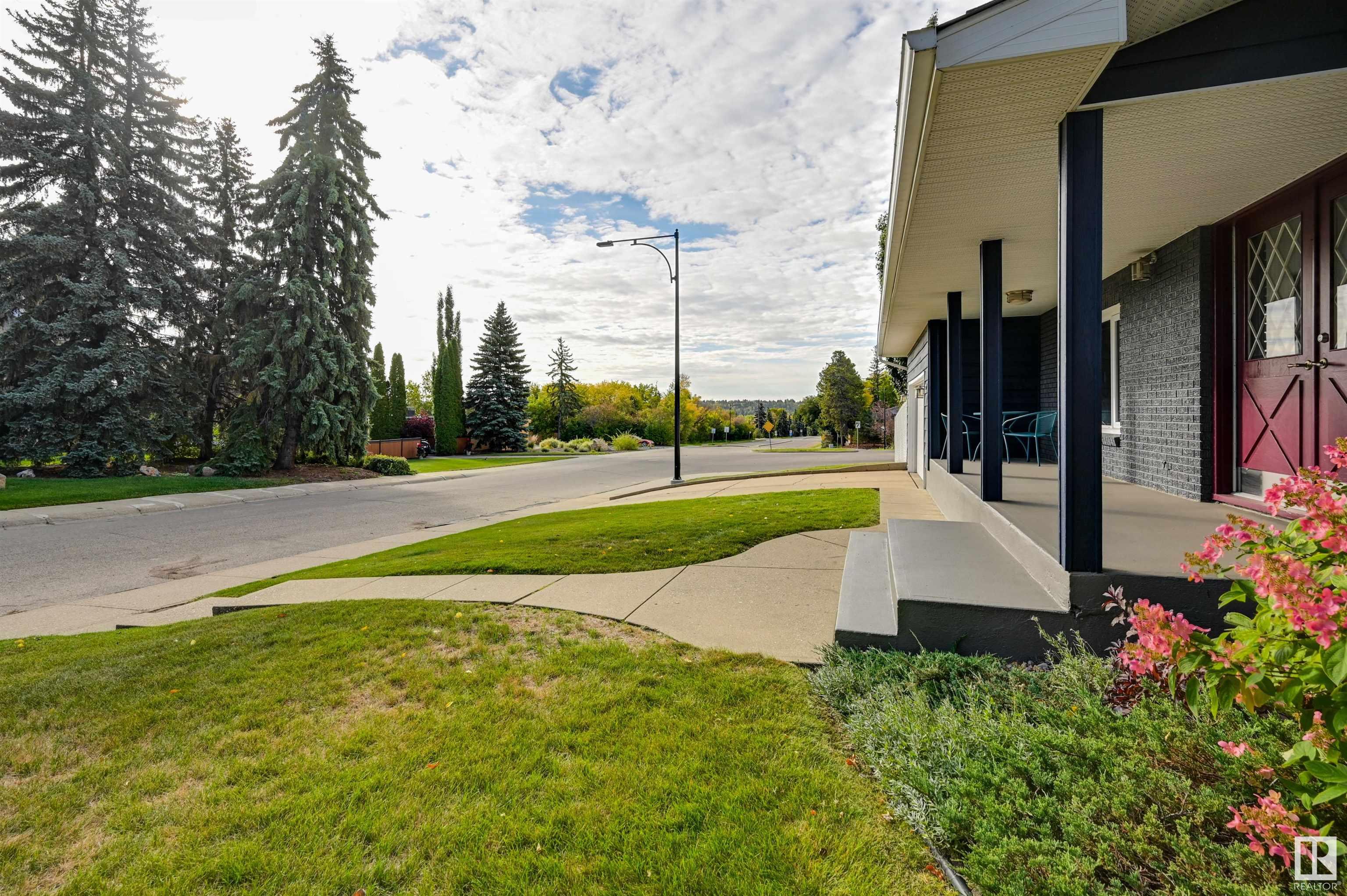      98 VALLEYVIEW CR NW , Edmonton,  ,T5R 5T3 ;  Listing Number: MLS E4417119