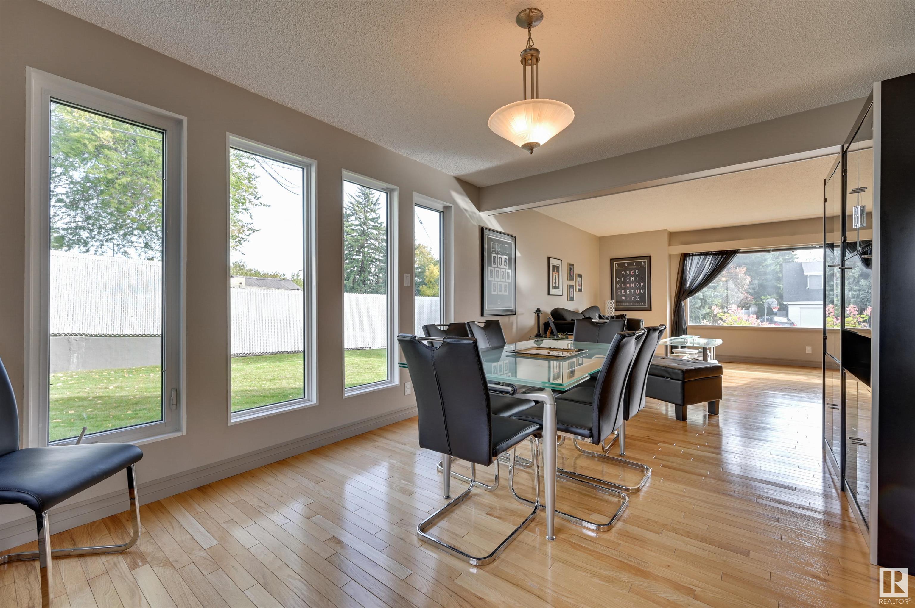      98 VALLEYVIEW CR NW , Edmonton,  ,T5R 5T3 ;  Listing Number: MLS E4417119