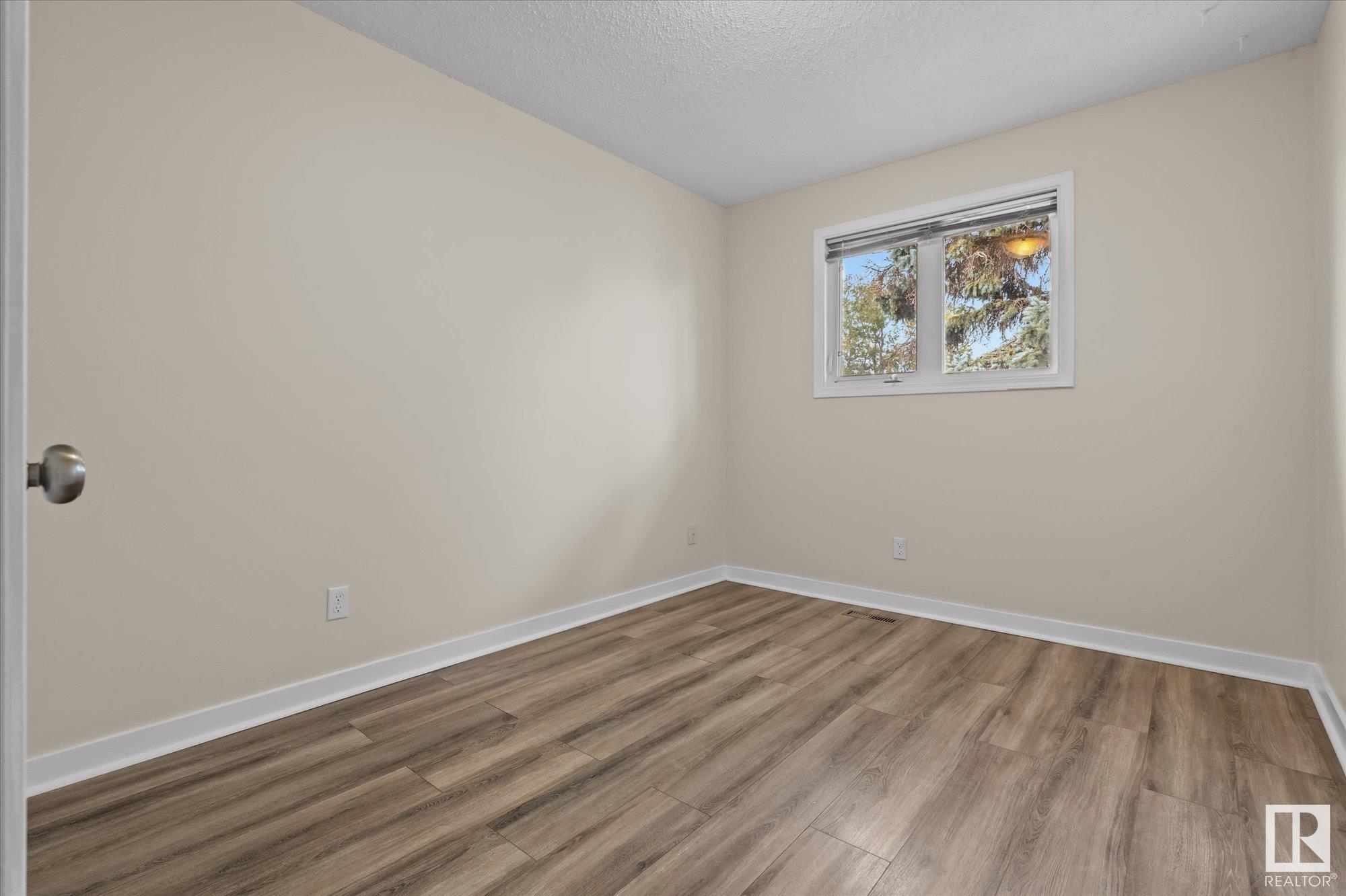      4 MADISON ST , Spruce Grove,  ,T7X 2N6 ;  Listing Number: MLS E4417124