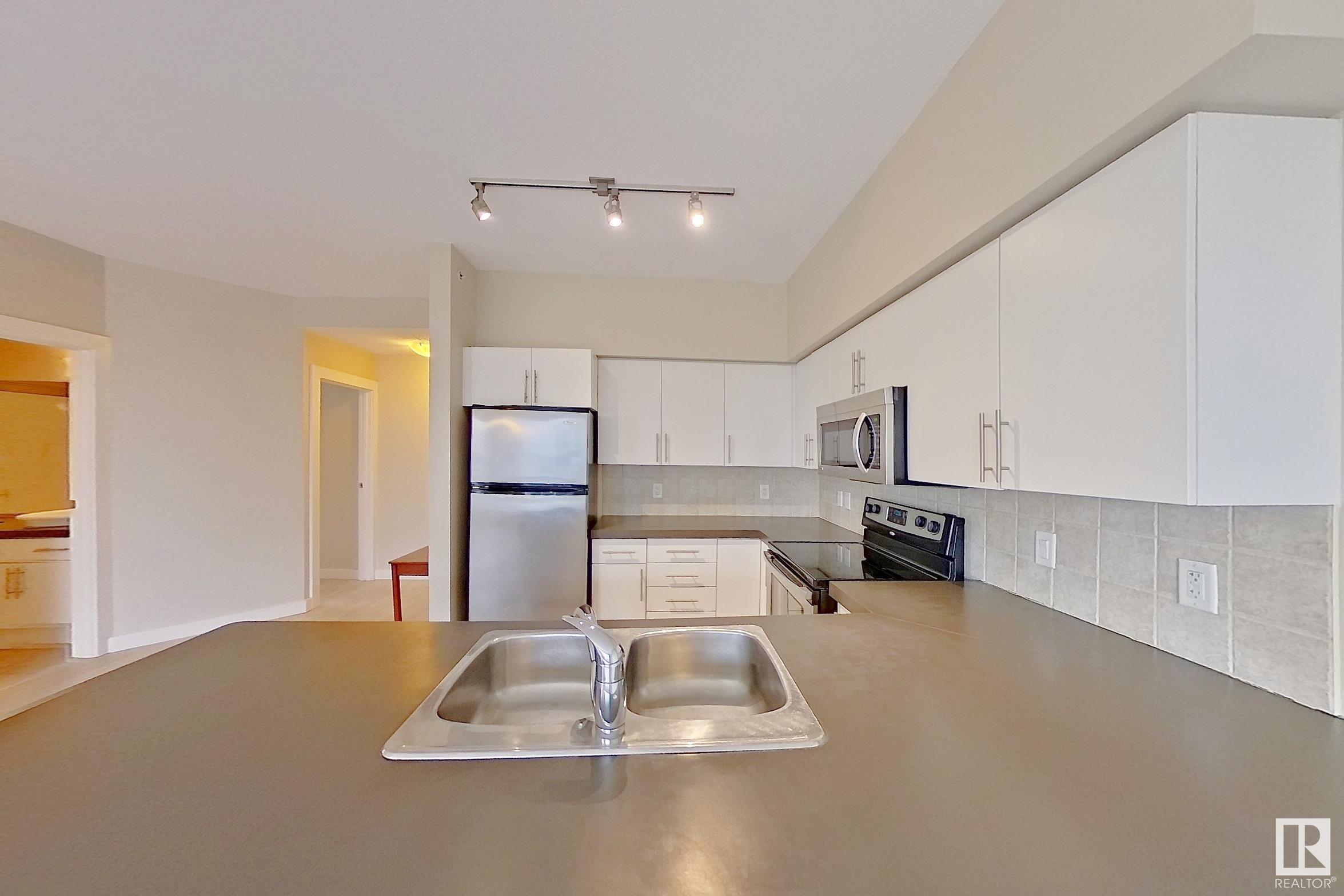     #1905 10136 104 ST NW NW , Edmonton,  ,T5J 0B5 ;  Listing Number: MLS E4417139