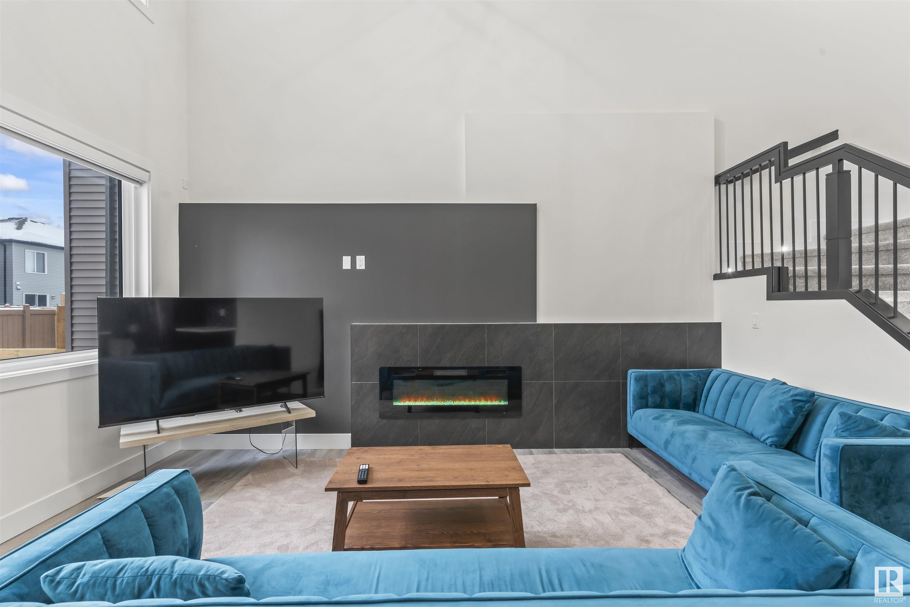      2096 GRAYDON HILL CR SW , Edmonton,  ,T6W 4K6 ;  Listing Number: MLS E4417157