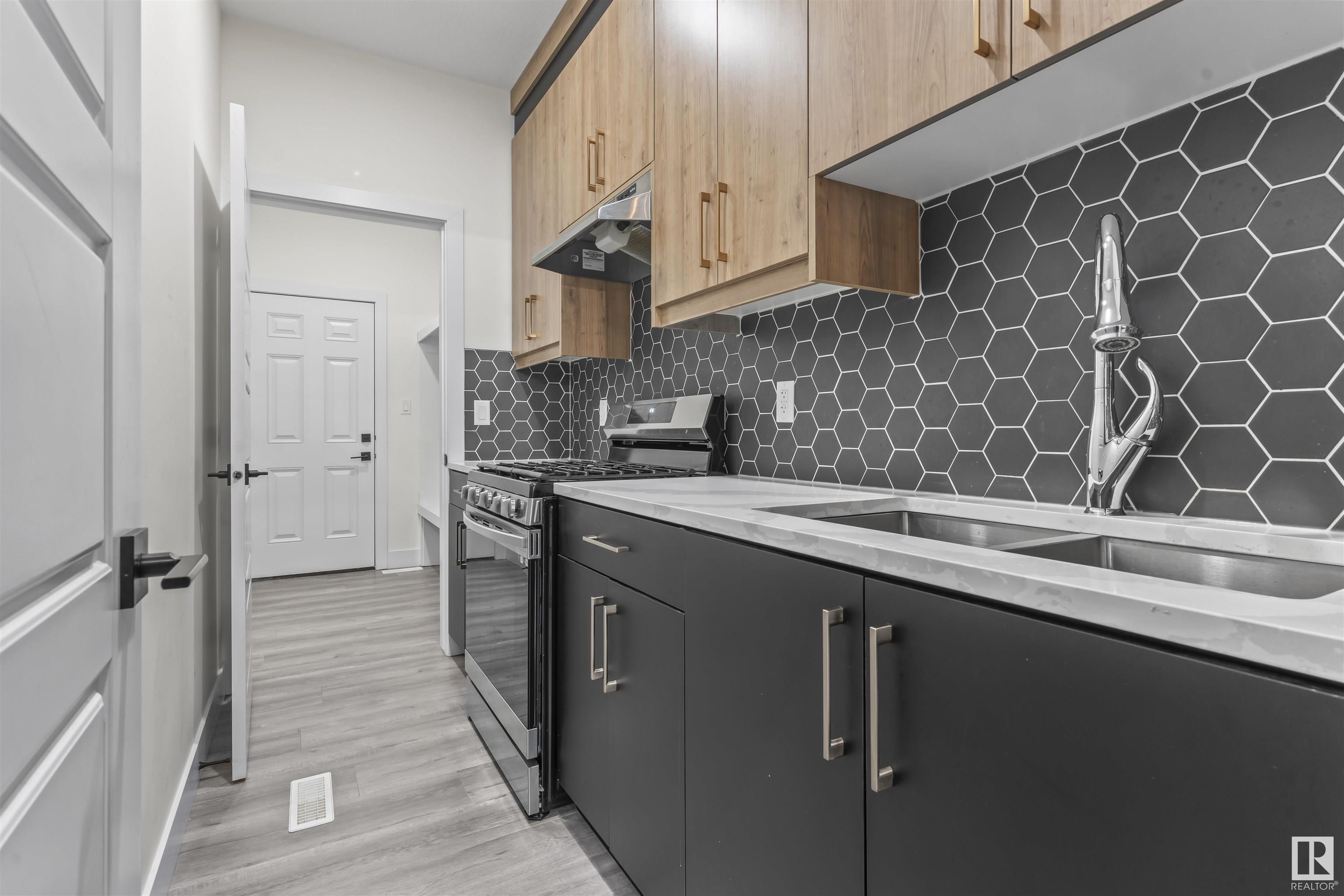      2096 GRAYDON HILL CR SW , Edmonton,  ,T6W 4K6 ;  Listing Number: MLS E4417157