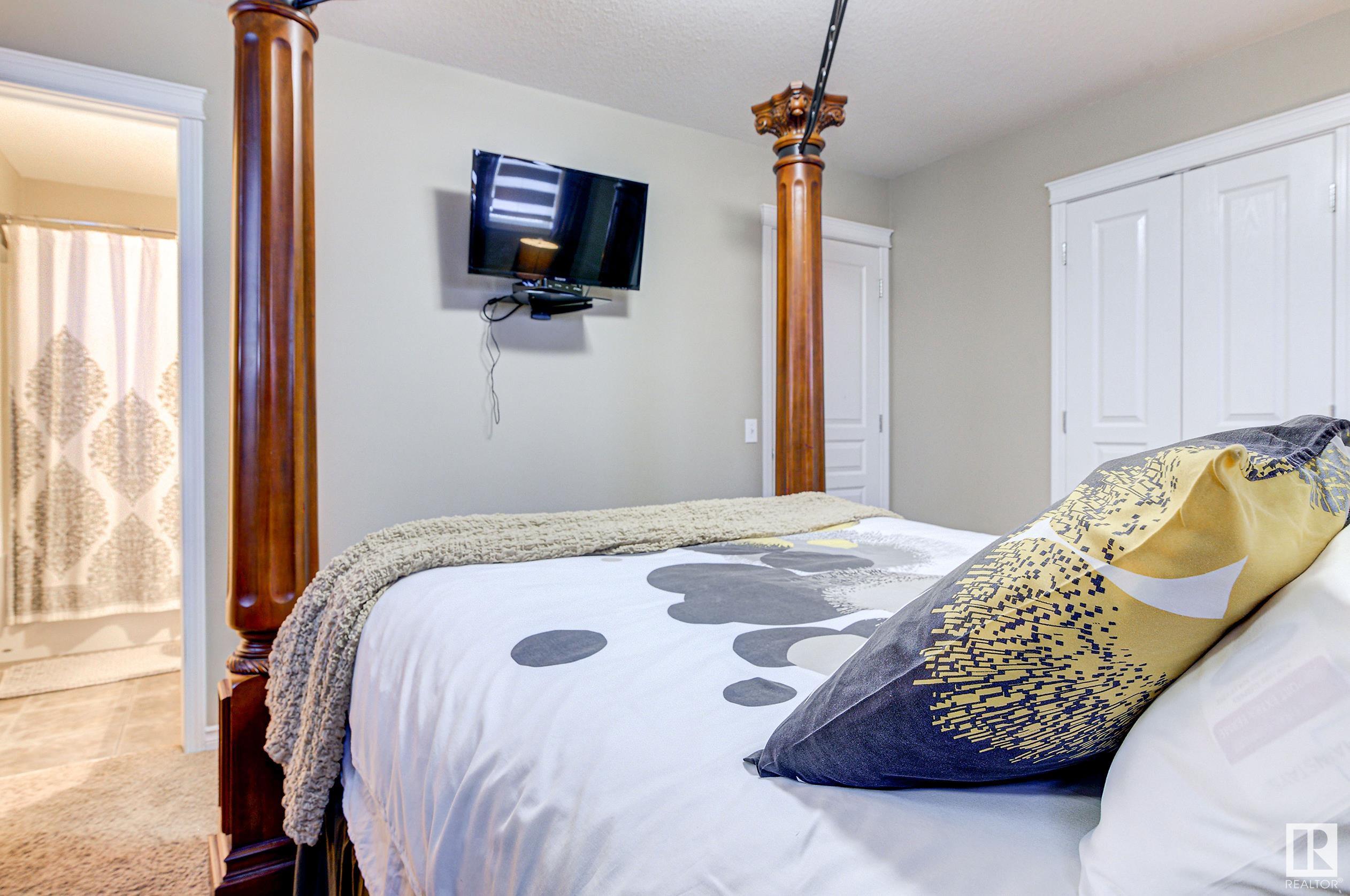      1544 CHAPMAN WY SW , Edmonton,  ,T6W 0Z1 ;  Listing Number: MLS E4417184