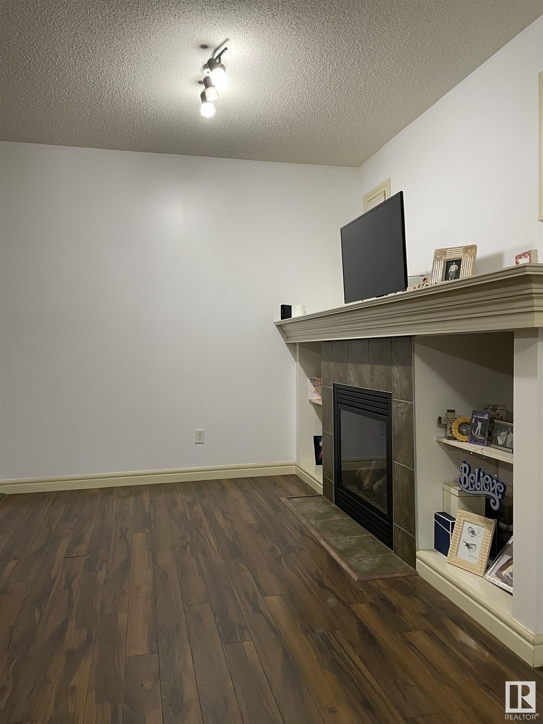      11716 17 AV SW SW , Edmonton,  ,T6W 1Y2 ;  Listing Number: MLS E4417198