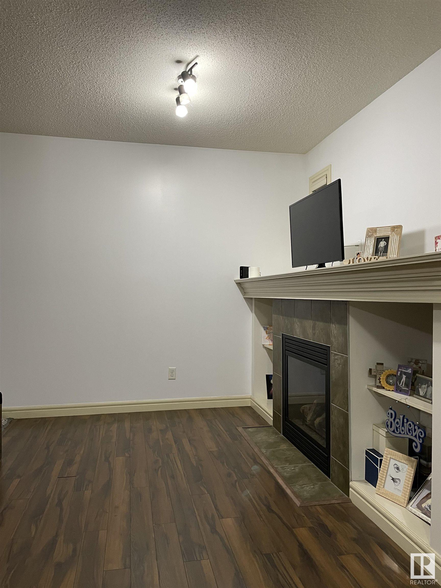      11716 17 AV SW SW , Edmonton,  ,T6W 1Y2 ;  Listing Number: MLS E4417198