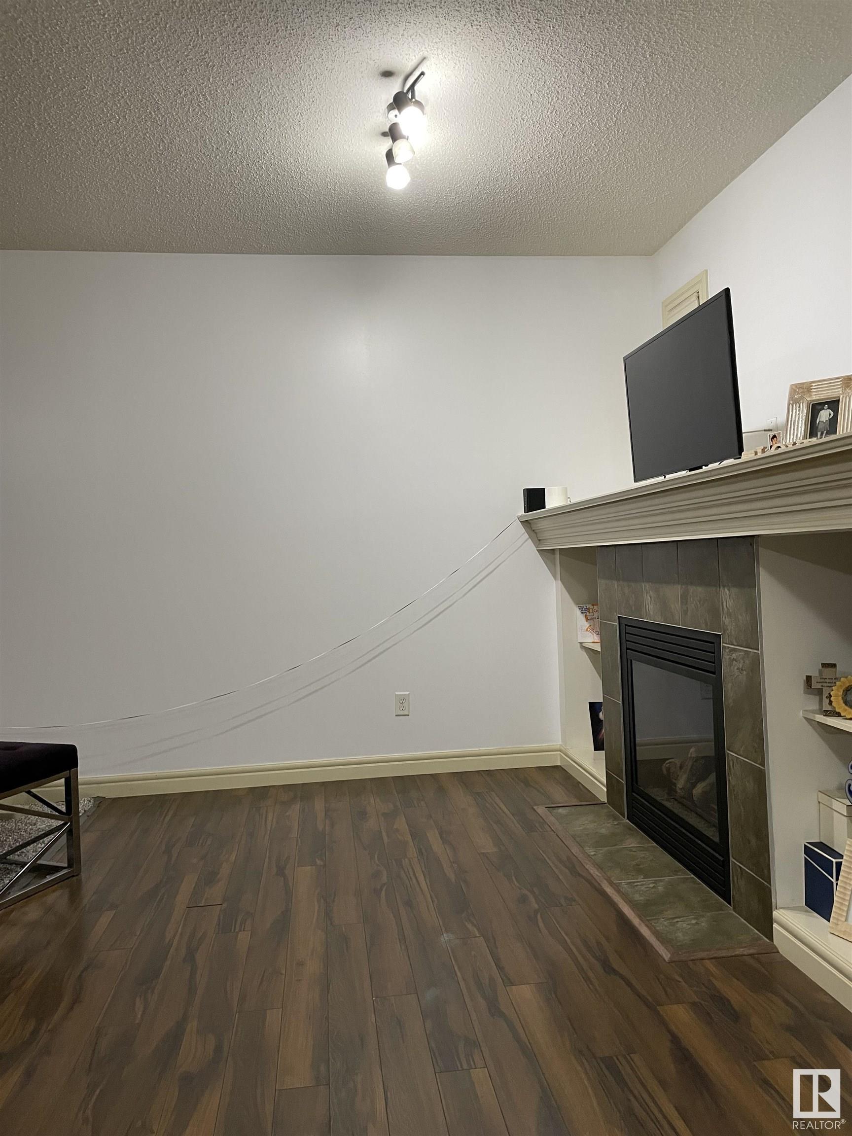      11716 17 AV SW SW , Edmonton,  ,T6W 1Y2 ;  Listing Number: MLS E4417198