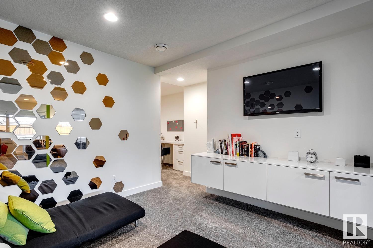      607 HOWATT DR SW SW , Edmonton,  ,T6W 2T6 ;  Listing Number: MLS E4417215