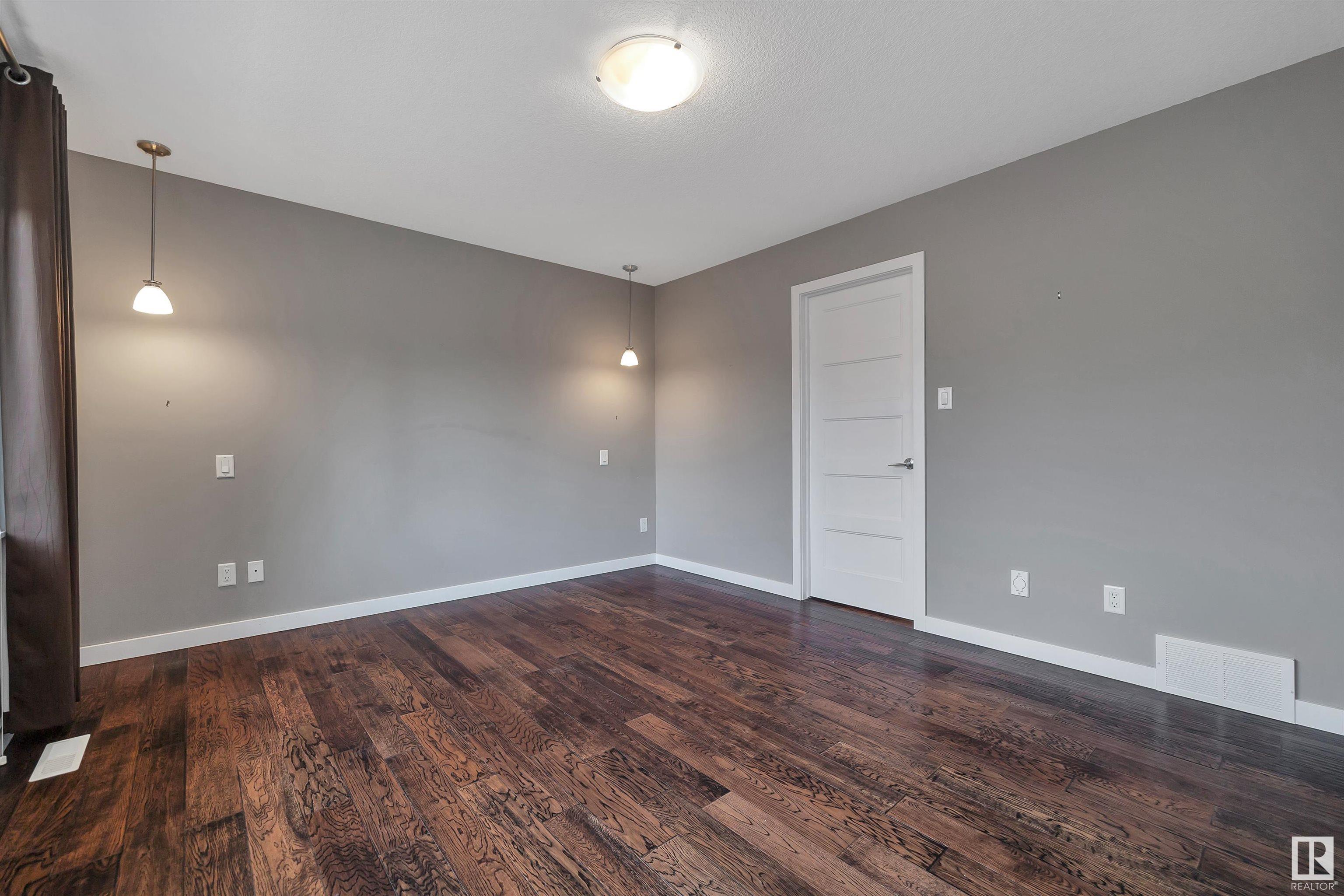      10611 130 ST NW , Edmonton,  ,T5N 1Y1 ;  Listing Number: MLS E4417232