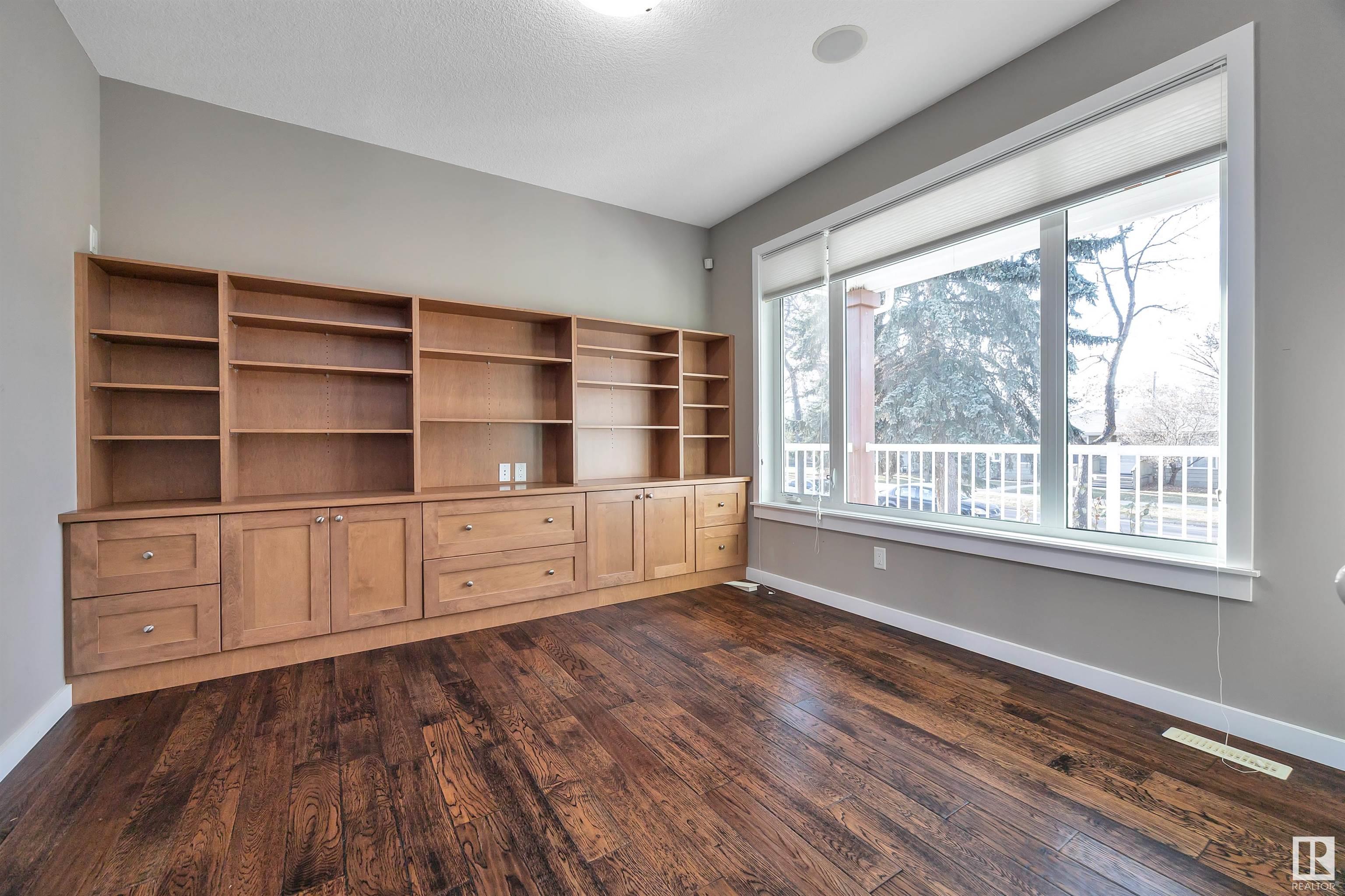      10611 130 ST NW , Edmonton,  ,T5N 1Y1 ;  Listing Number: MLS E4417232