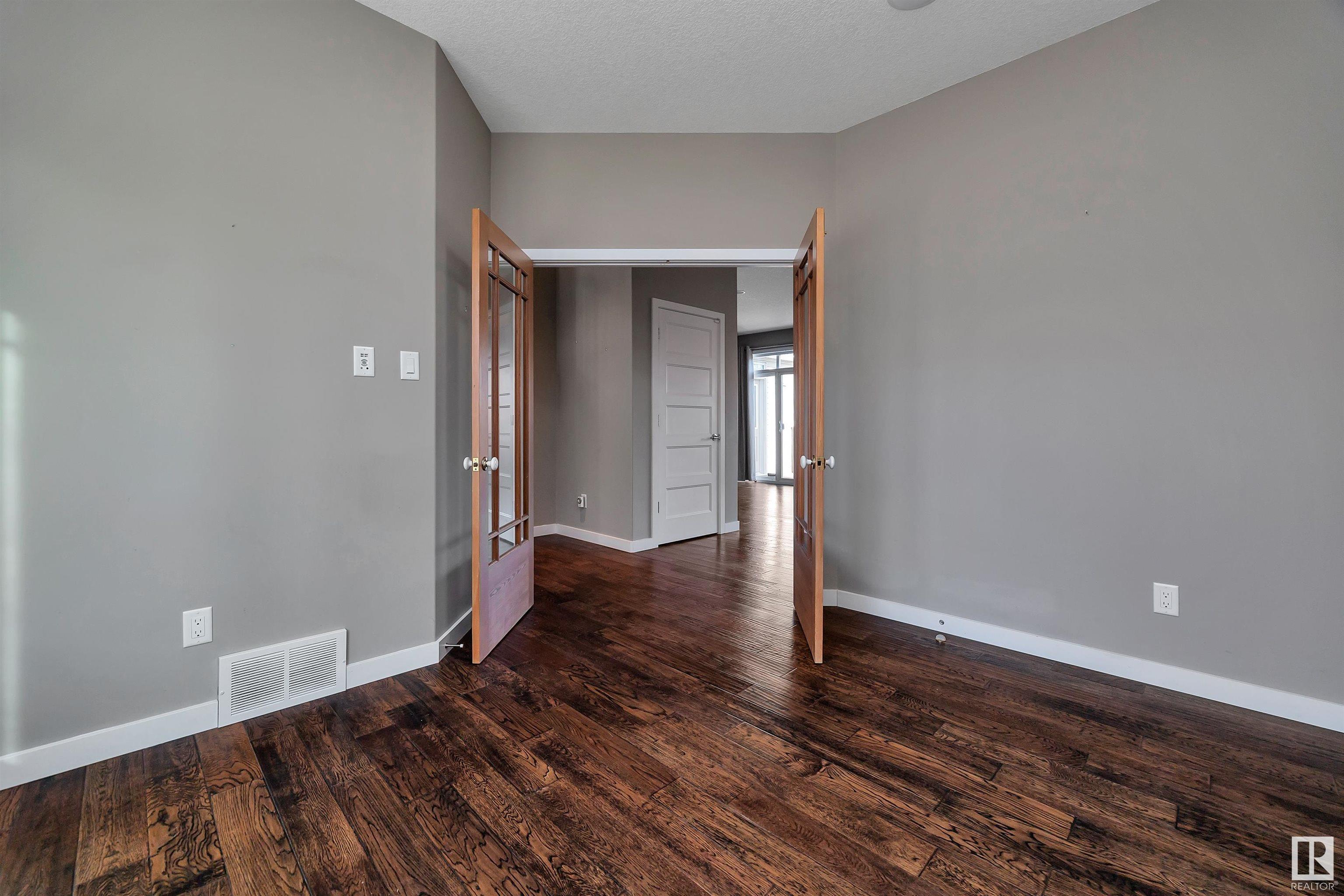      10611 130 ST NW , Edmonton,  ,T5N 1Y1 ;  Listing Number: MLS E4417232