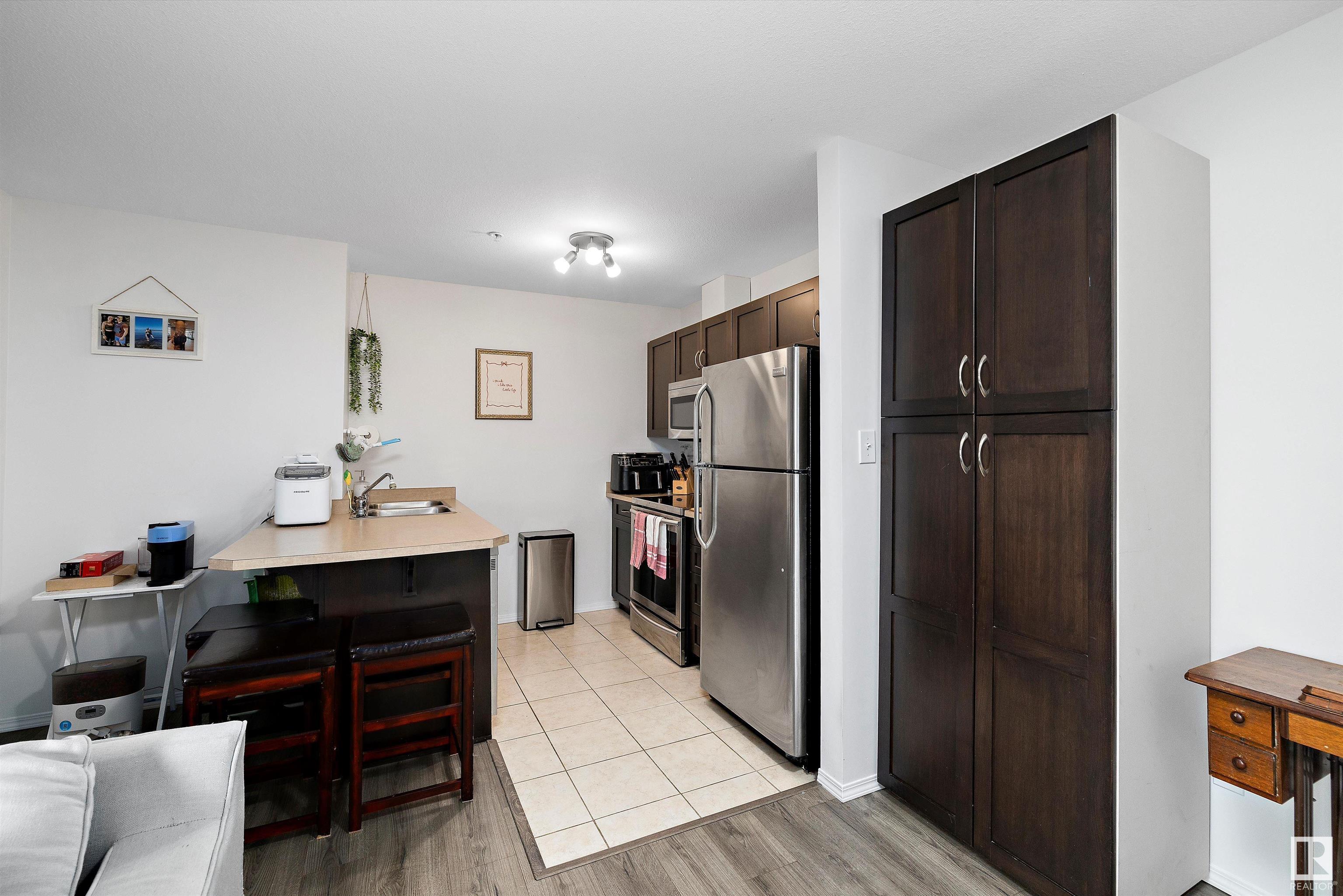      #210 4310 33 ST , Stony Plain,  ,T7Z 0A8 ;  Listing Number: MLS E4417261