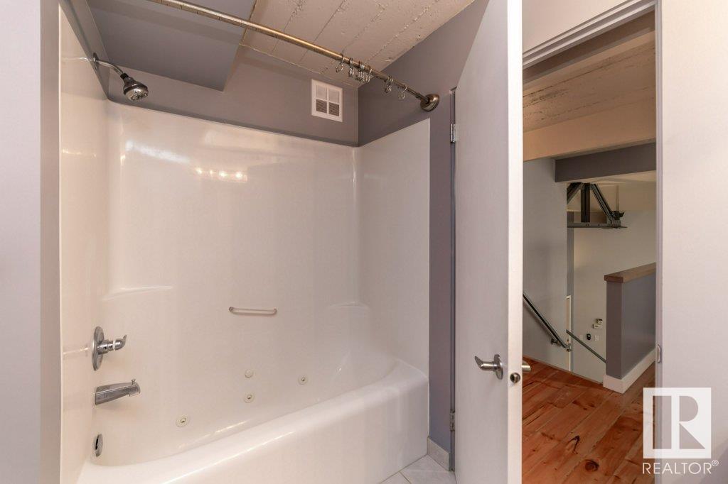      #208 10009 102 AV NW , Edmonton,  ,T5J 5B6 ;  Listing Number: MLS E4417271