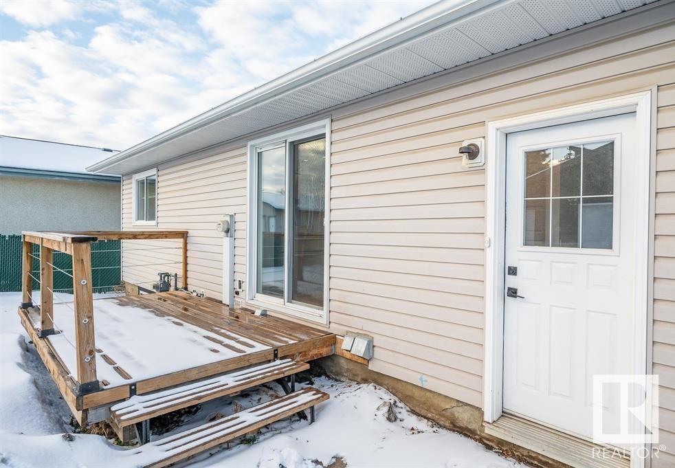      #UPPER 9907 170 AV NW , Edmonton,  ,T5X 3G3 ;  Listing Number: MLS E4417281