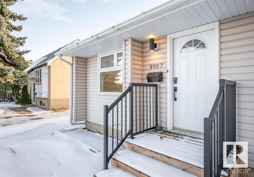      #UPPER 9907 170 AV NW , Edmonton,  ,T5X 3G3 ;  Listing Number: MLS E4417281