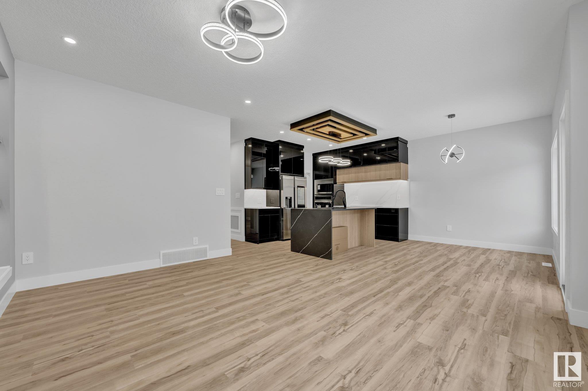      1731 19 ST NW , Edmonton,  ,T6T 2N1 ;  Listing Number: MLS E4417297