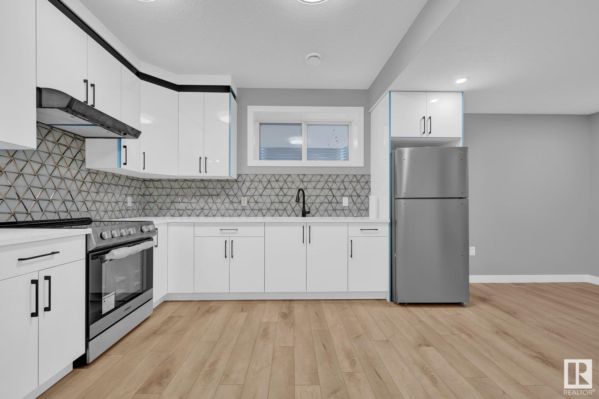      1731 19 ST NW , Edmonton,  ,T6T 2N1 ;  Listing Number: MLS E4417297