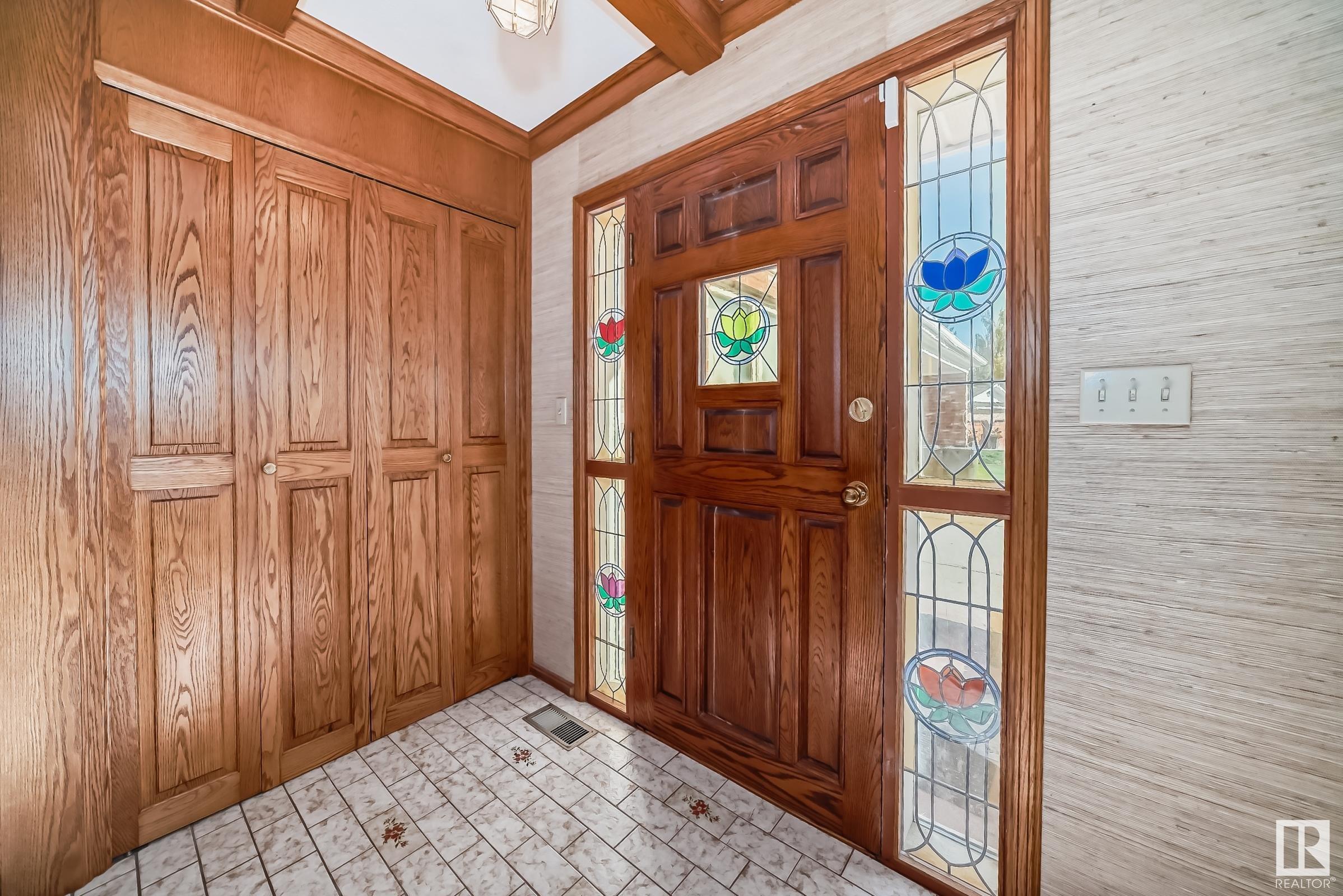 Photo 3 at 8 Morel Crescent, Millgrove, Spruce Grove