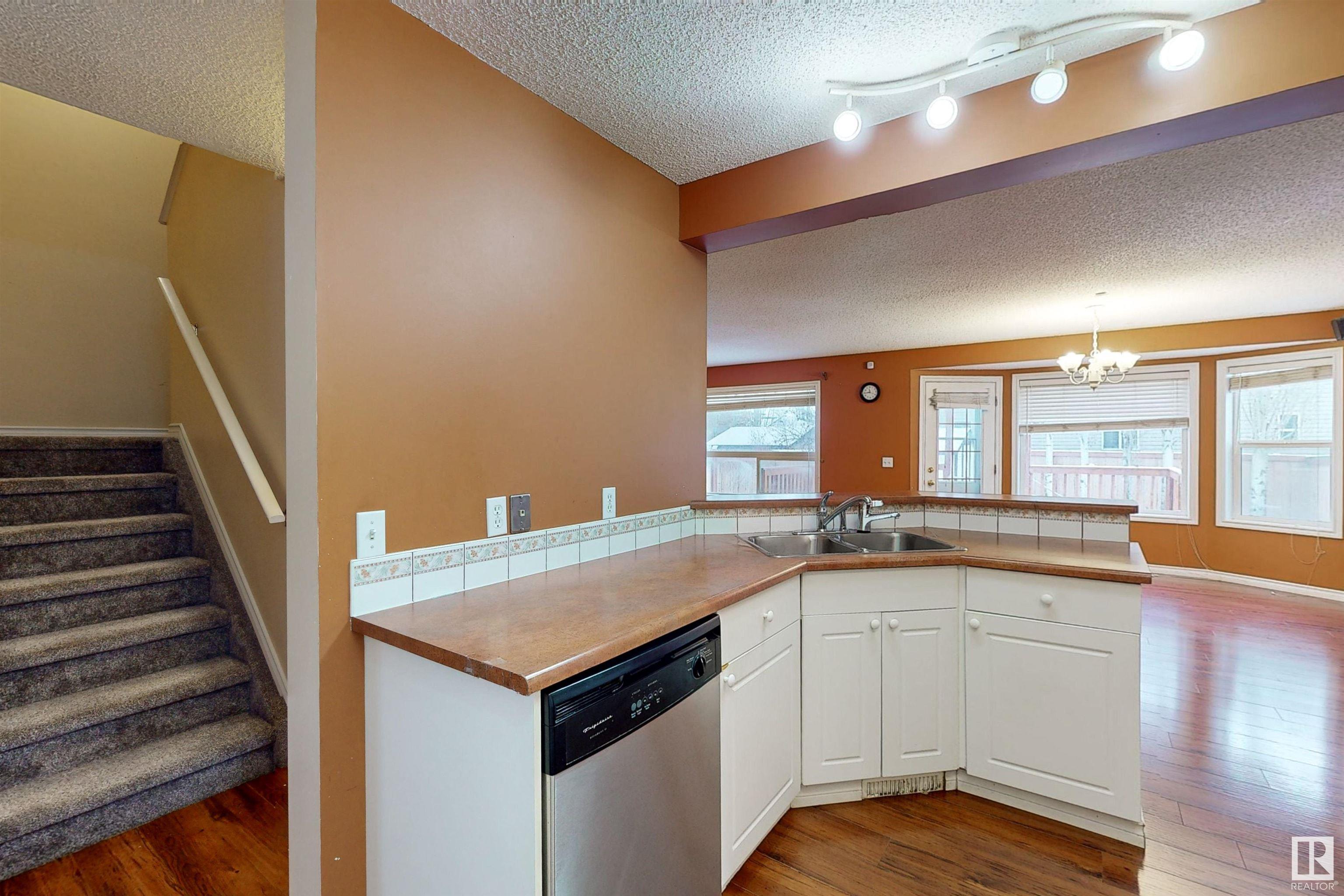      3553 23 ST NW , Edmonton,  ,T6T 1W2 ;  Listing Number: MLS E4417340