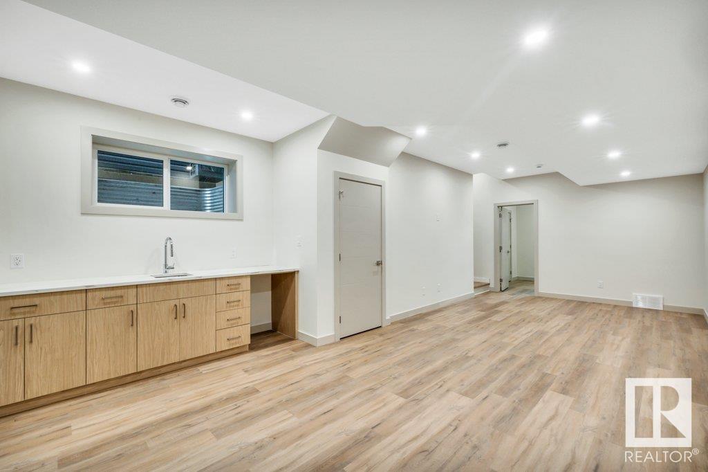      11442 70 ST NW , Edmonton,  ,T5B 1T4 ;  Listing Number: MLS E4417399