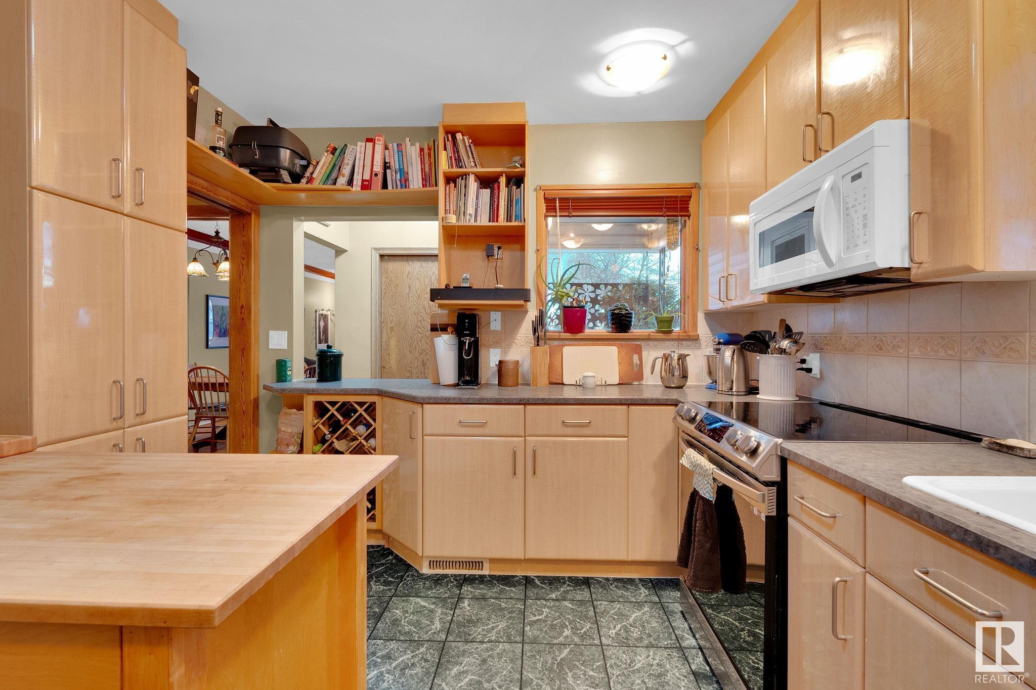      11105 69 ST NW , Edmonton,  ,T5B 1R3 ;  Listing Number: MLS E4417400