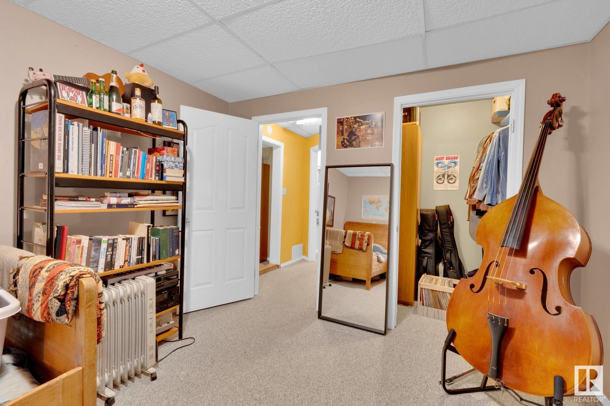      11105 69 ST NW , Edmonton,  ,T5B 1R3 ;  Listing Number: MLS E4417400