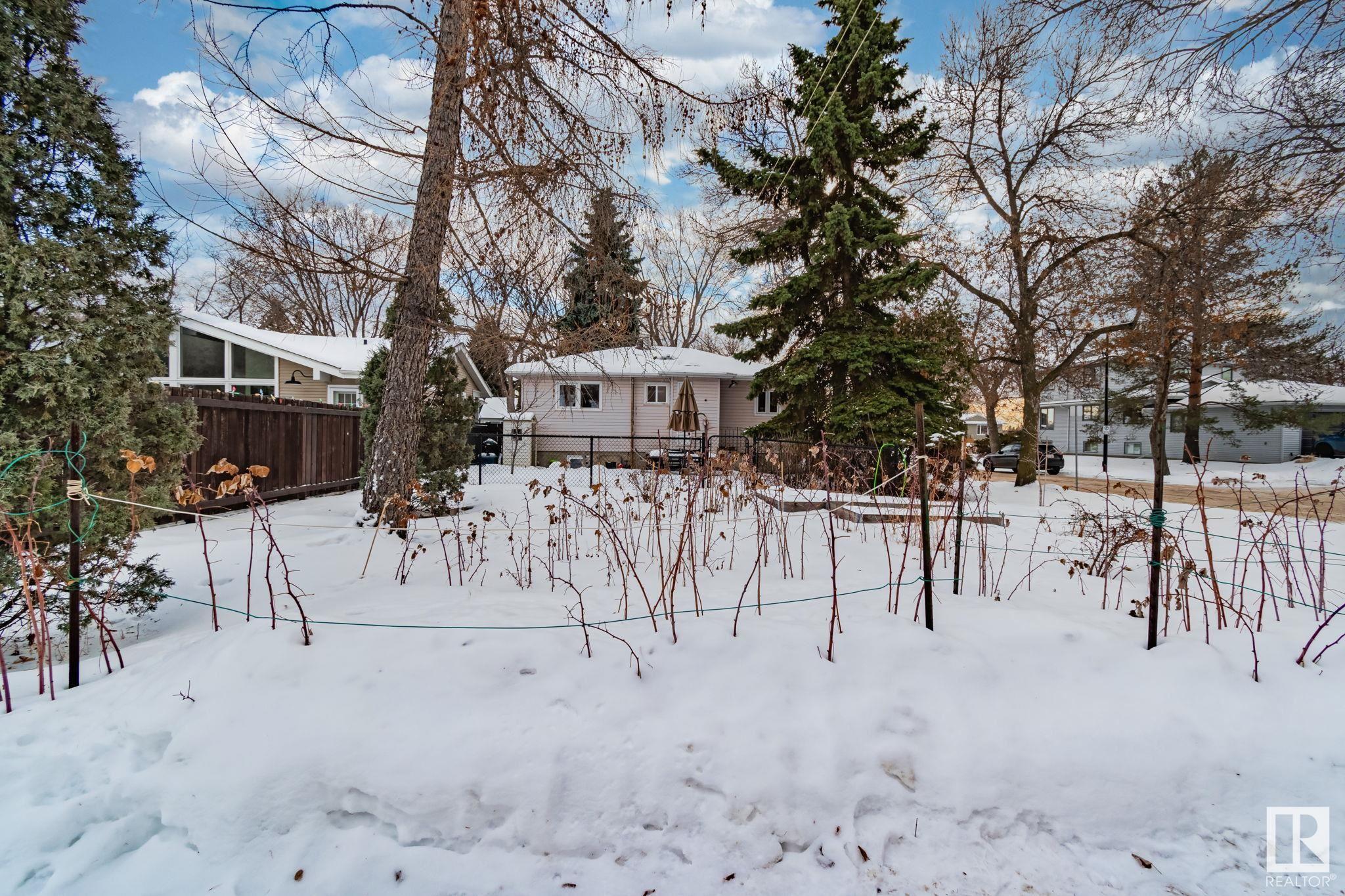      11105 69 ST NW , Edmonton,  ,T5B 1R3 ;  Listing Number: MLS E4417400