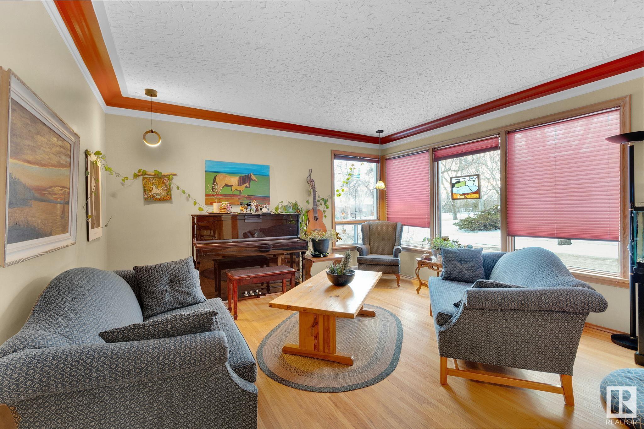      11105 69 ST NW , Edmonton,  ,T5B 1R3 ;  Listing Number: MLS E4417400
