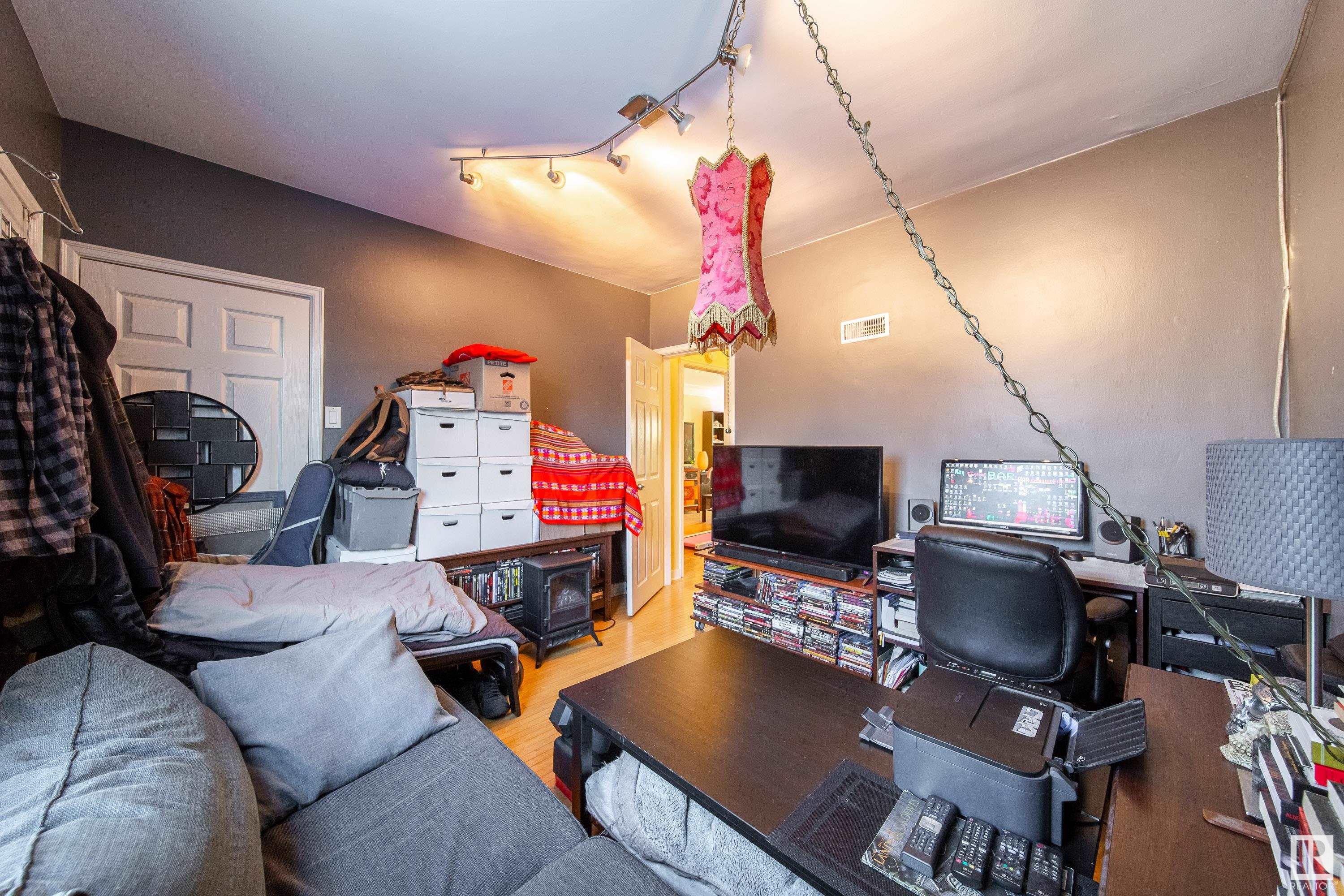      9848 87 Avenue NW , Edmonton,  ,T6E 2N6 ;  Listing Number: MLS E4417418