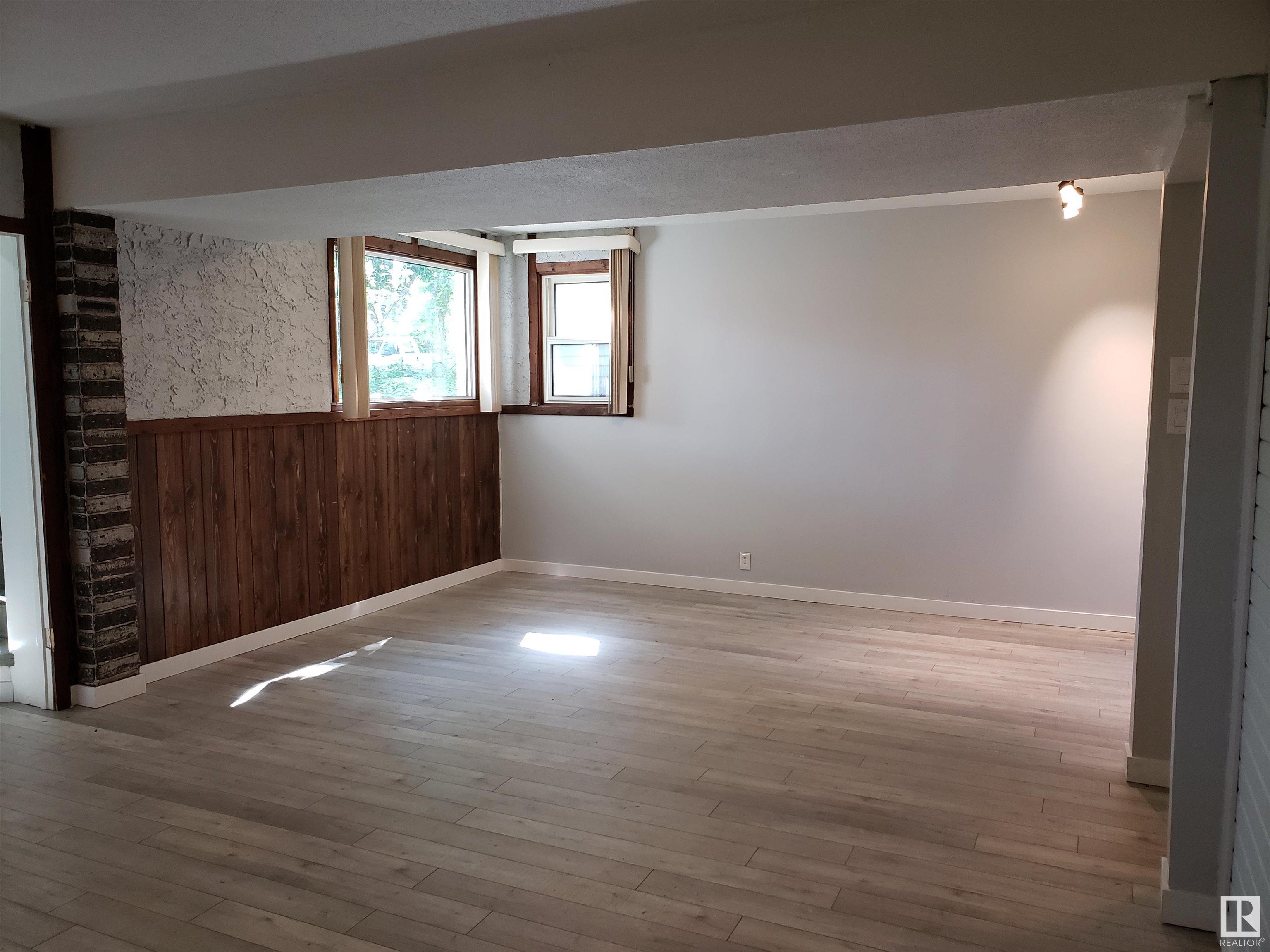      9848 87 Avenue NW , Edmonton,  ,T6E 2N6 ;  Listing Number: MLS E4417418