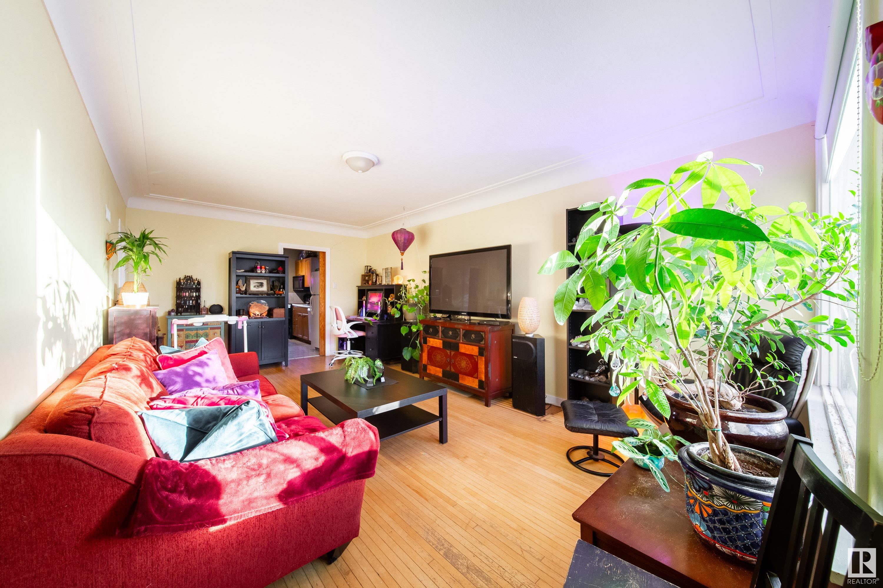      9848 87 Avenue NW , Edmonton,  ,T6E 2N6 ;  Listing Number: MLS E4417418