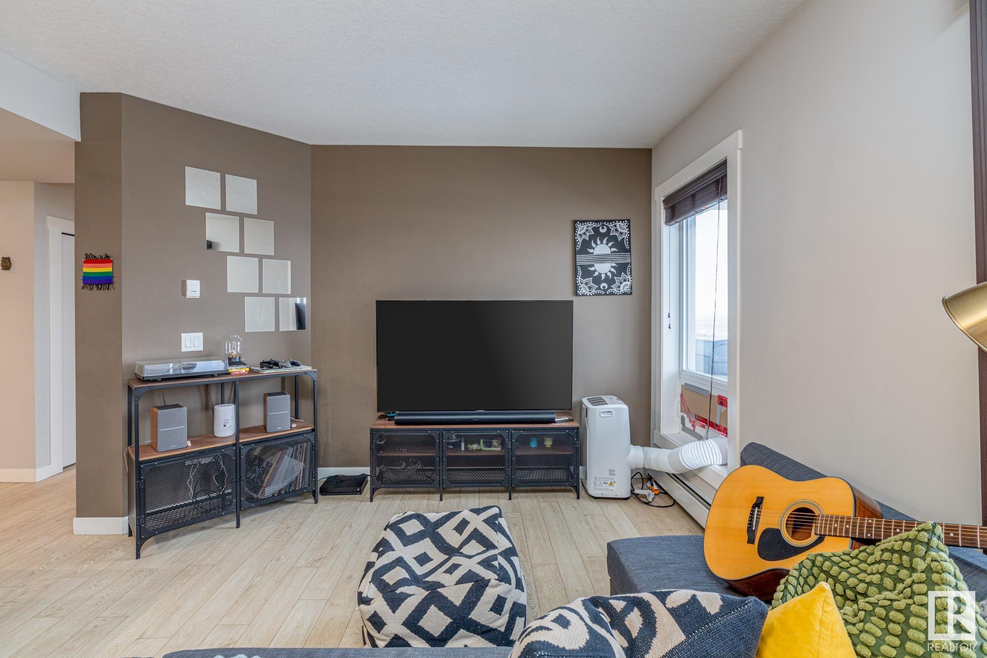      #2203 10226 104 ST NW , Edmonton,  ,T5J 1B8 ;  Listing Number: MLS E4417437
