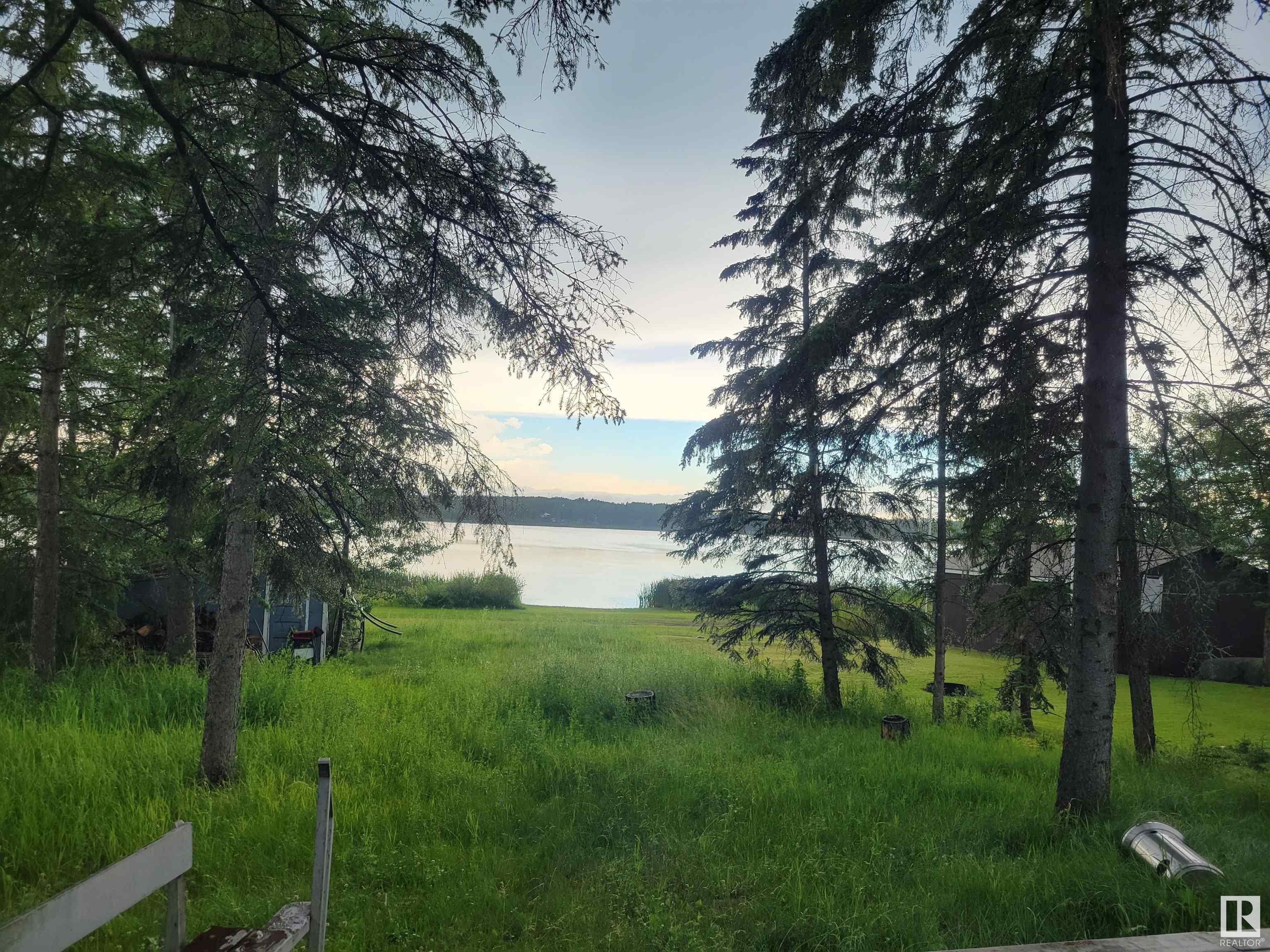      251 Lakeshore DR , Rural Lac Ste. Anne County,  ,T0E 1V0 ;  Listing Number: MLS E4417444