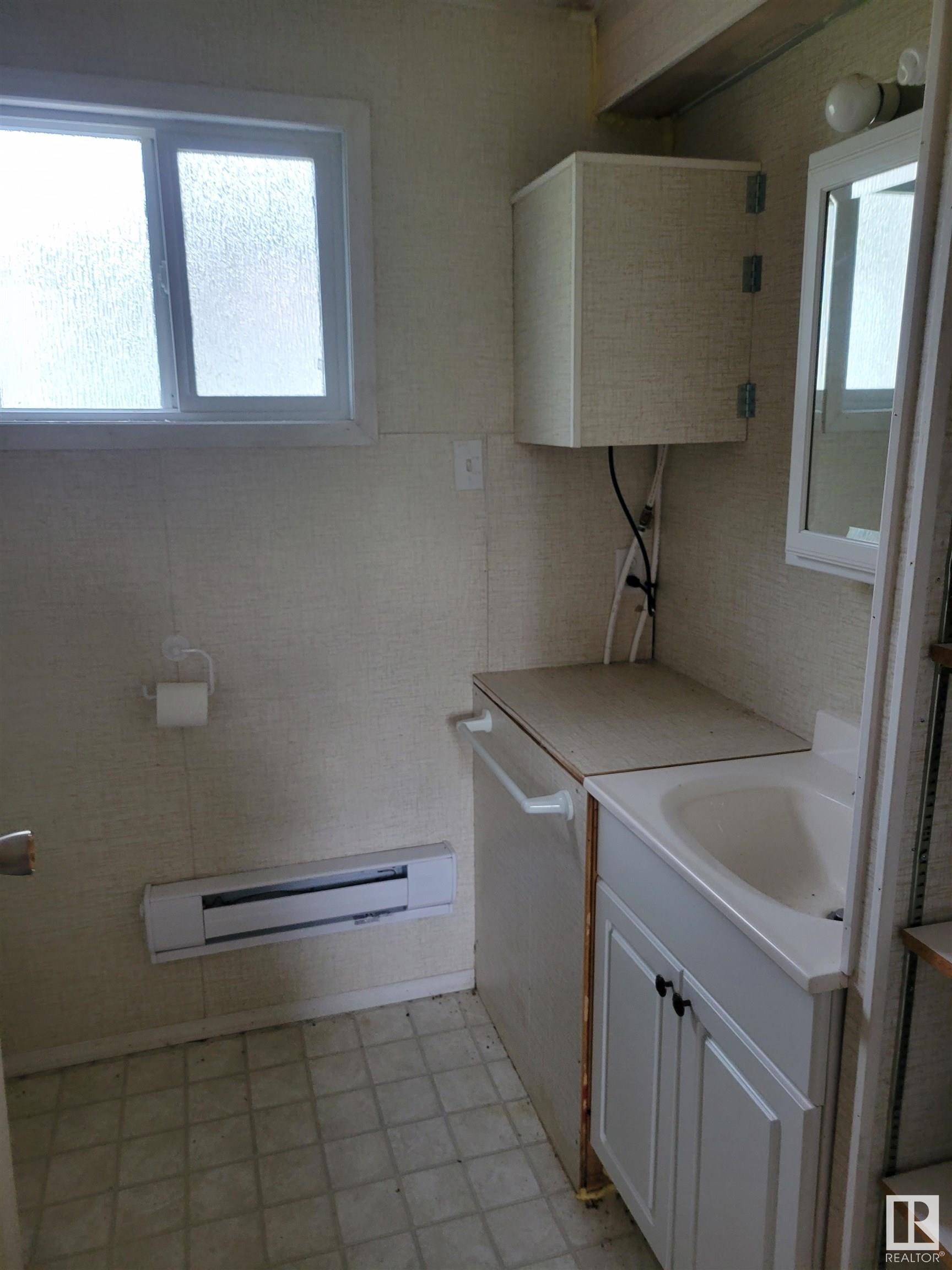      251 Lakeshore DR , Rural Lac Ste. Anne County,  ,T0E 1V0 ;  Listing Number: MLS E4417444