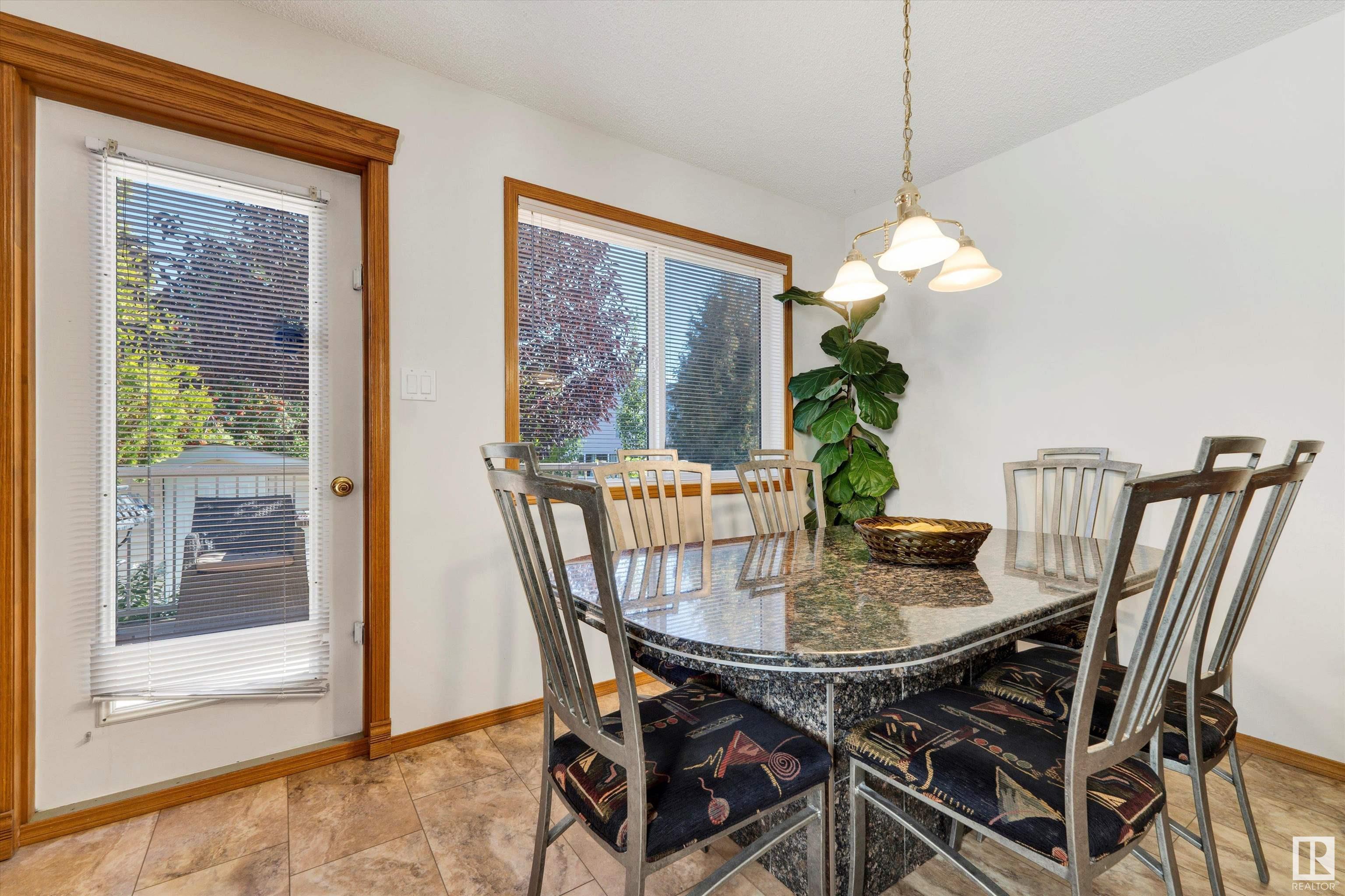      5 OAKVIEW CR , St. Albert,  ,T8N 6H8 ;  Listing Number: MLS E4417445
