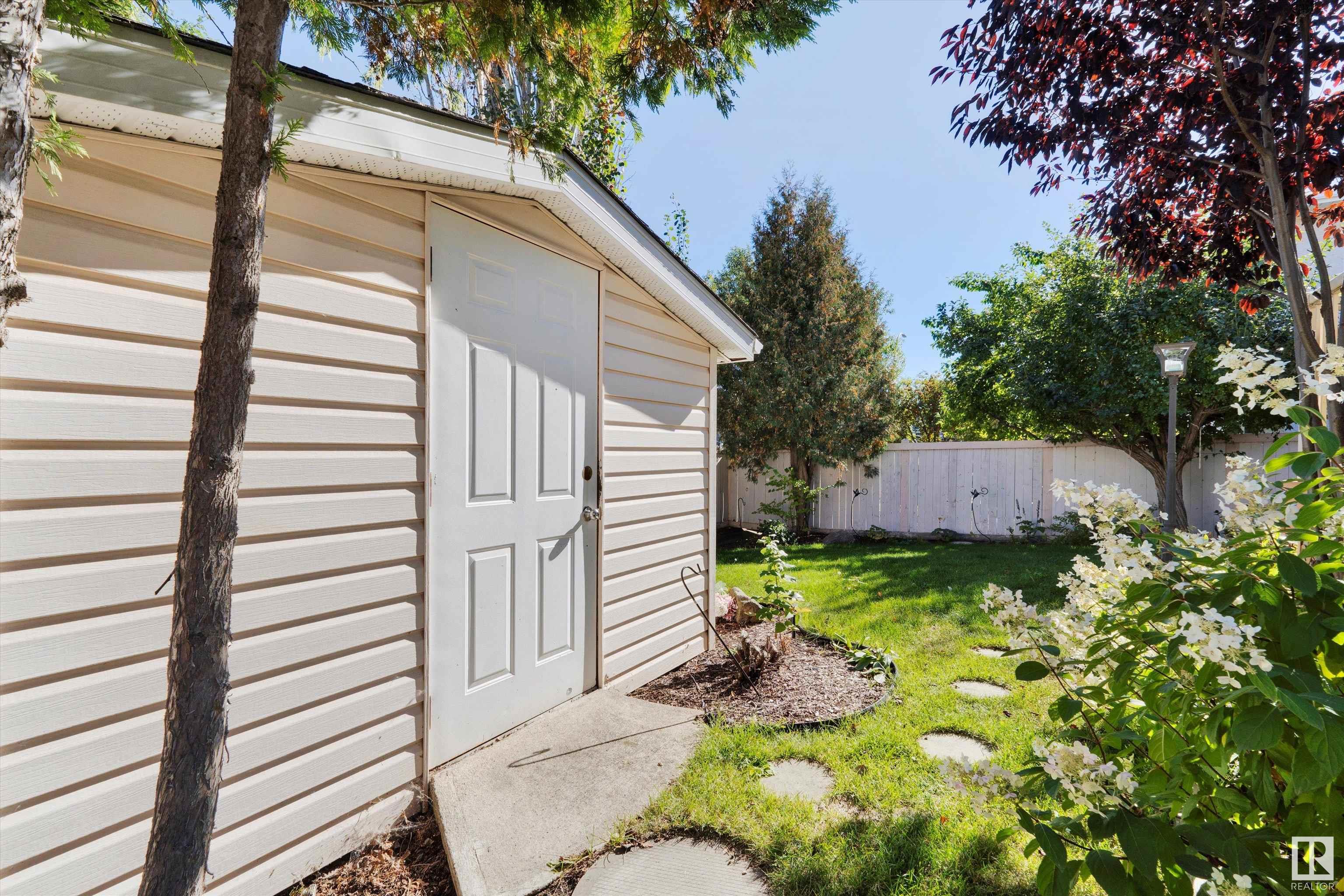      5 OAKVIEW CR , St. Albert,  ,T8N 6H8 ;  Listing Number: MLS E4417445