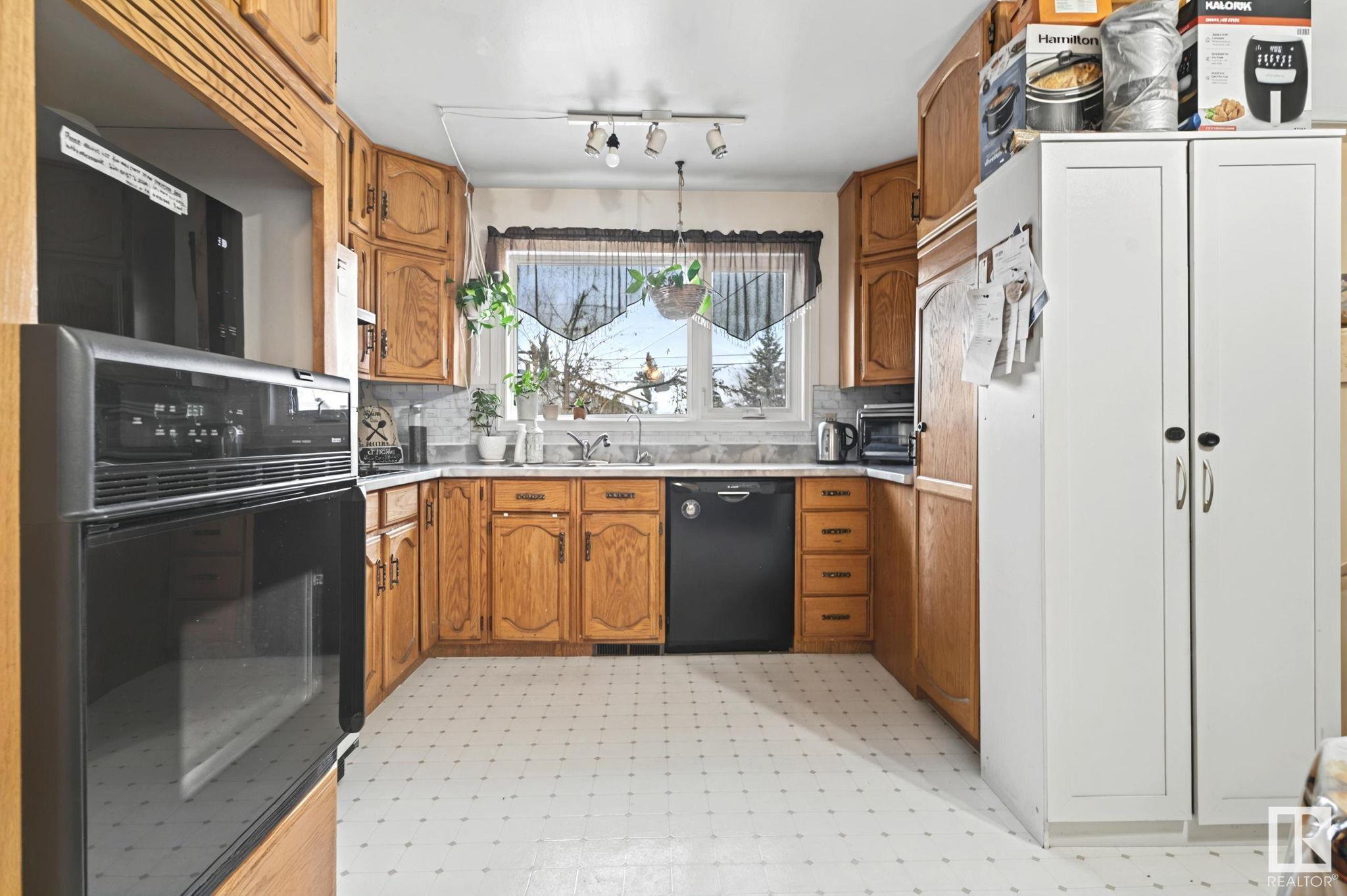      9807 164 ST NW NW , Edmonton,  ,T5P 3R1 ;  Listing Number: MLS E4417446